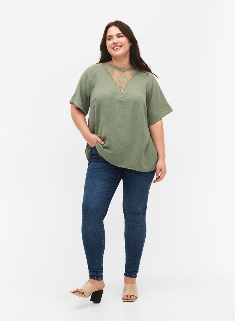 Bluse med korte ærmer og blonder , Lily Pad, Model image number 2