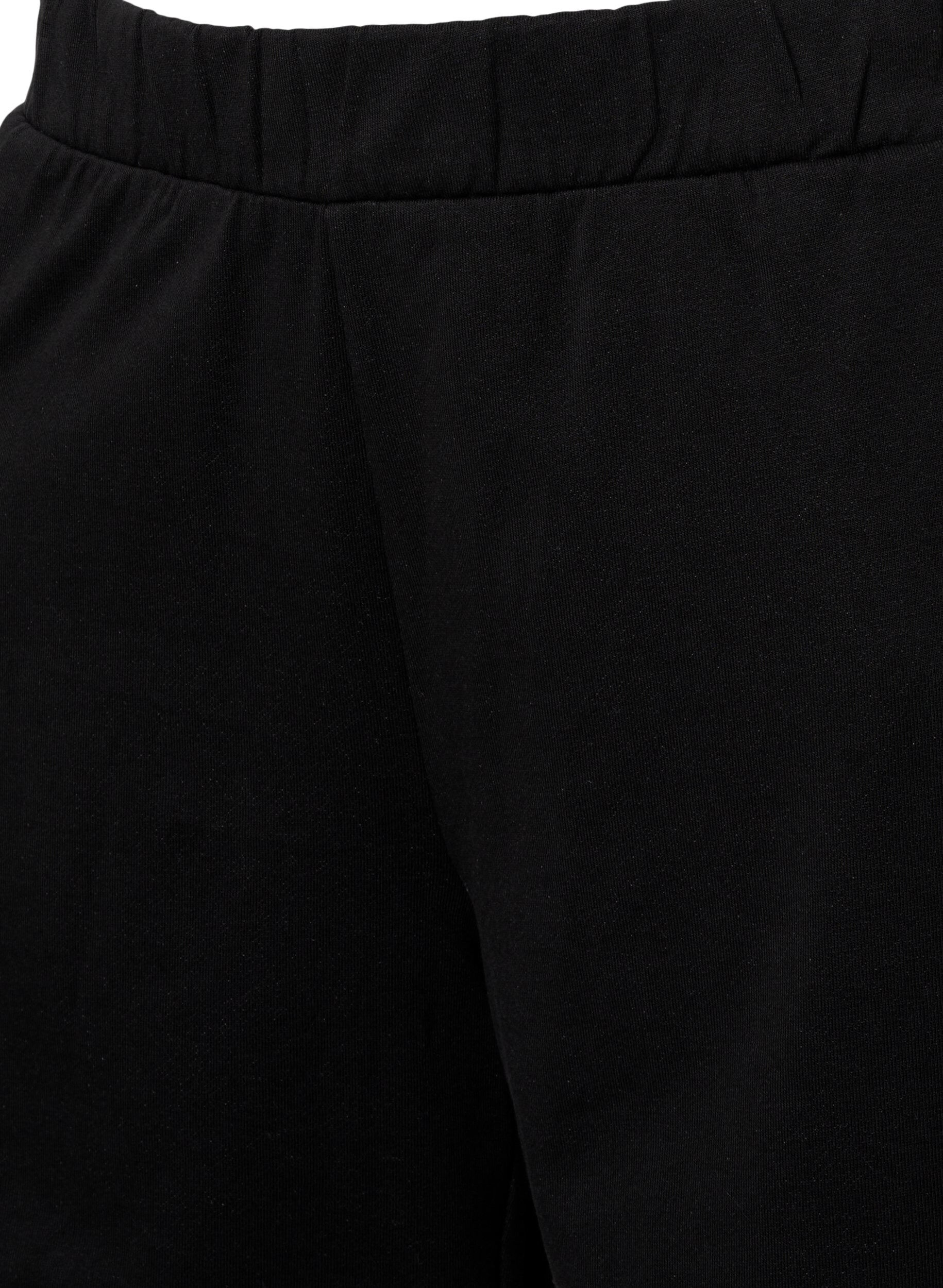 Zizzi Ensfarvede sweatshorts med lommer, Black, Packshot image number 2