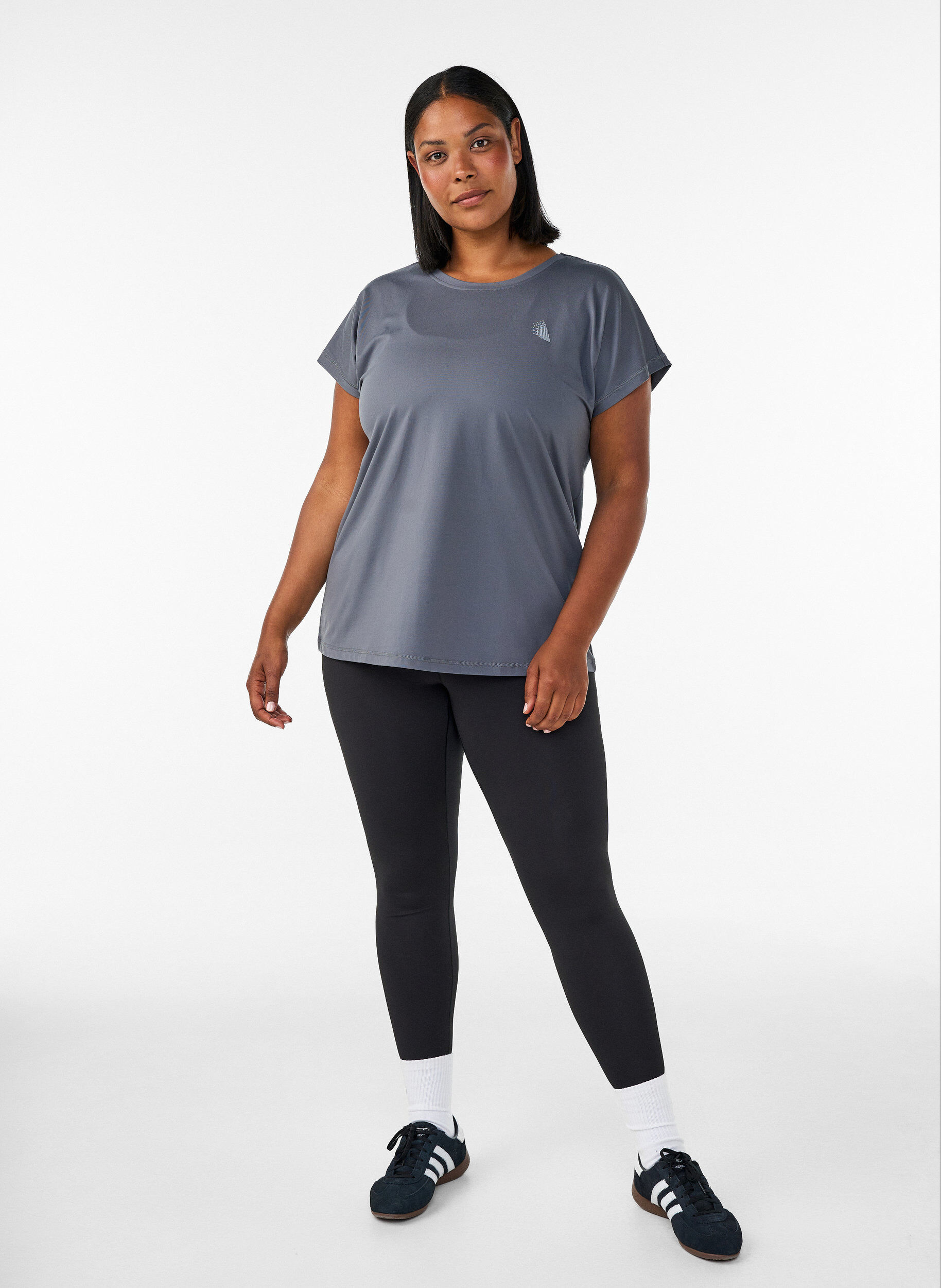 ZizziEnsfarvet tr&aelig;nings t-shirt, Gr&aring;, Model image number 1