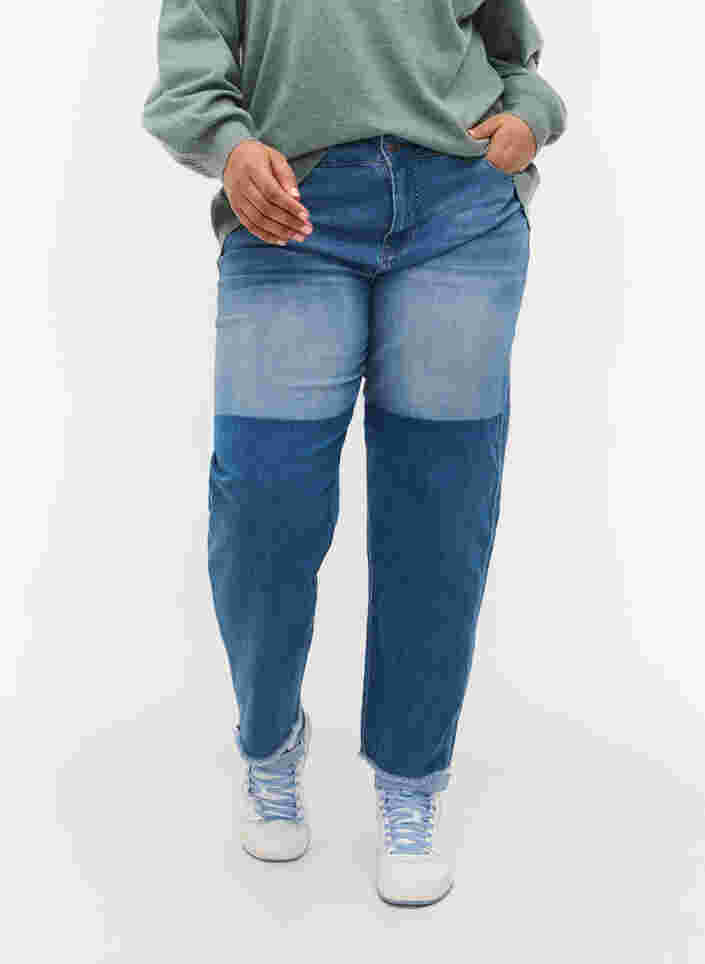 Cropped jeans med kontrast, Blue denim, Model image number 2