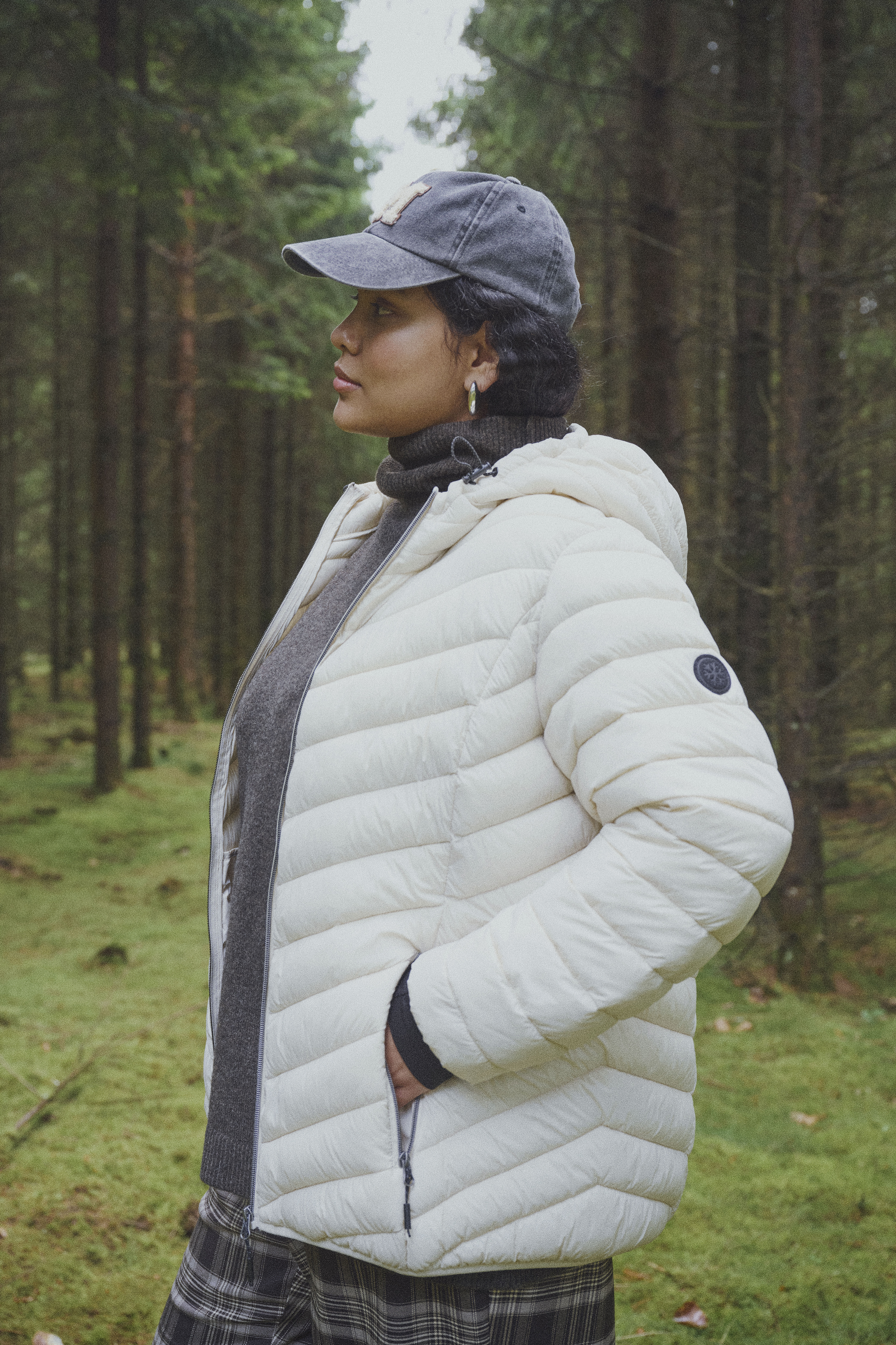 ZizziAfslappet skovstil i hvidetoner, , Model