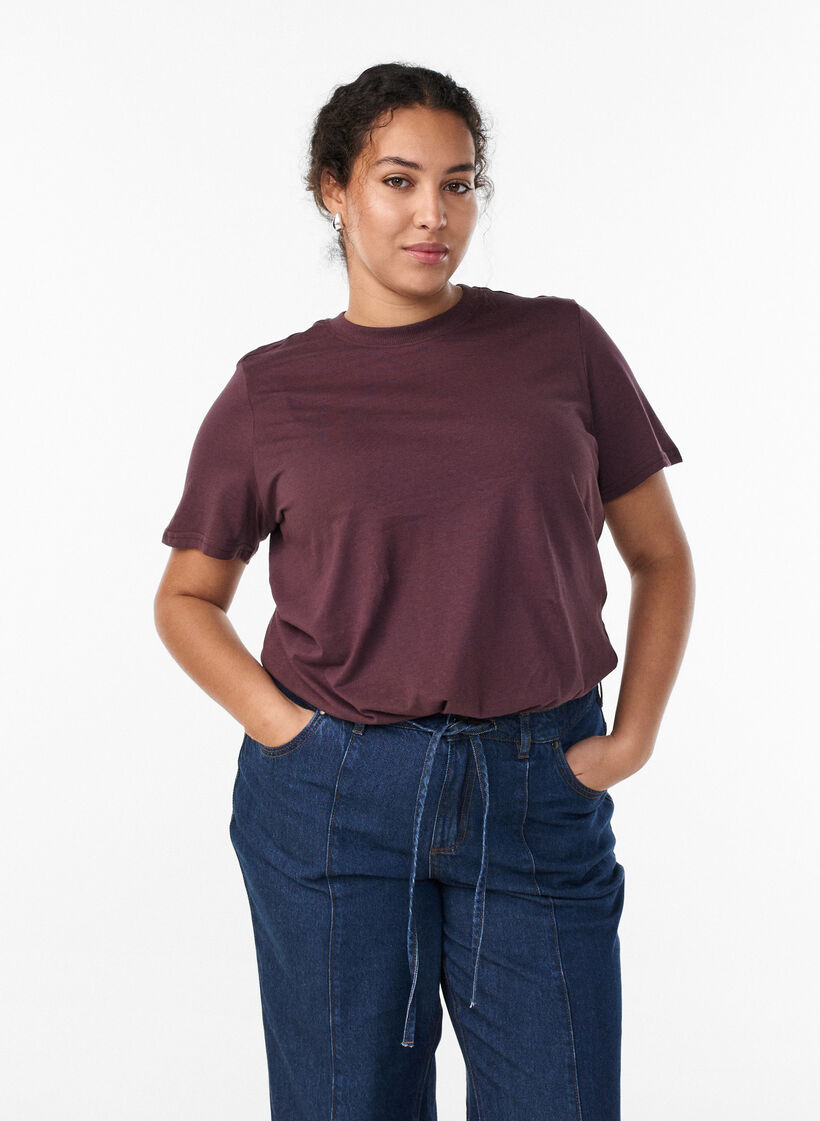Basis t-shirt i bomuld med rund hals , M&oslash;rk Bordeaux, Model image number 0
