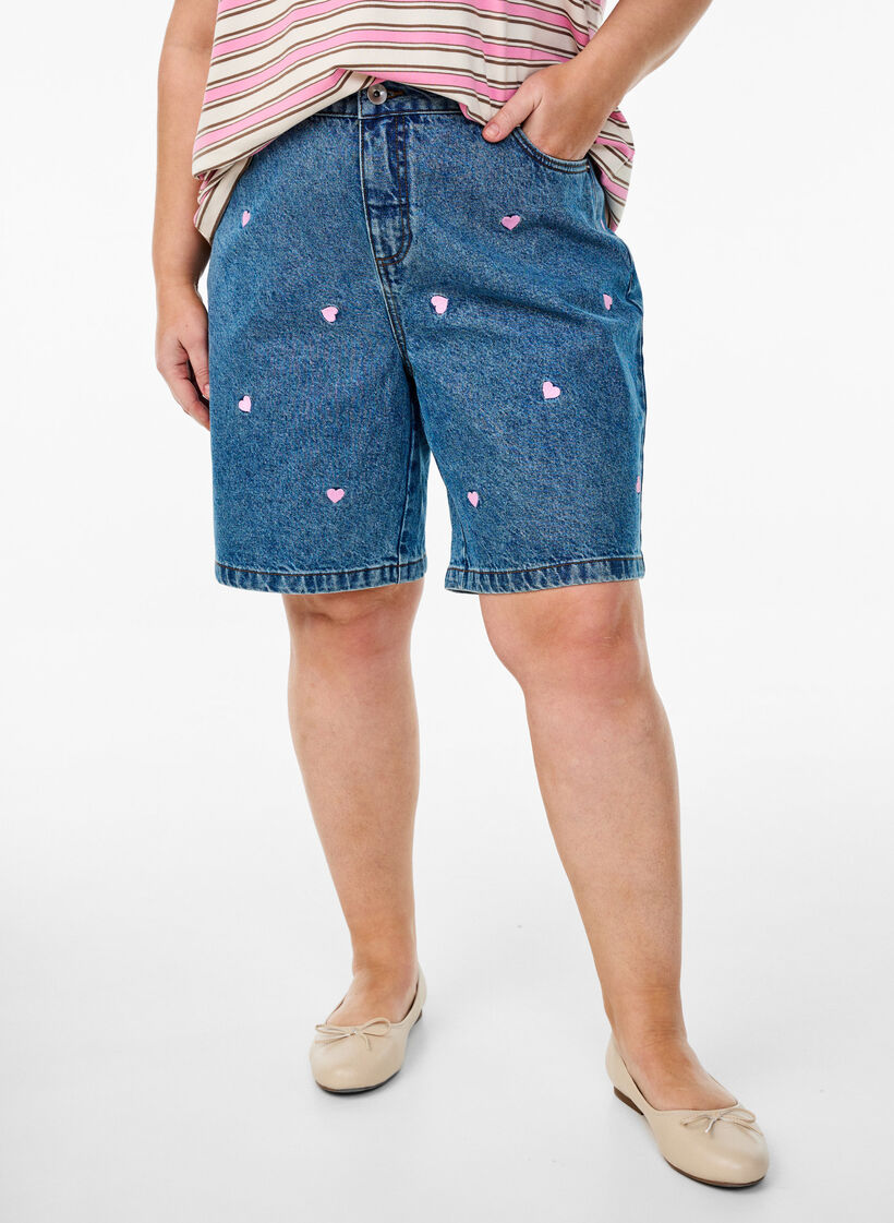 Denimshorts med høj talje og broderede hjerter, Blå, Model image number 3