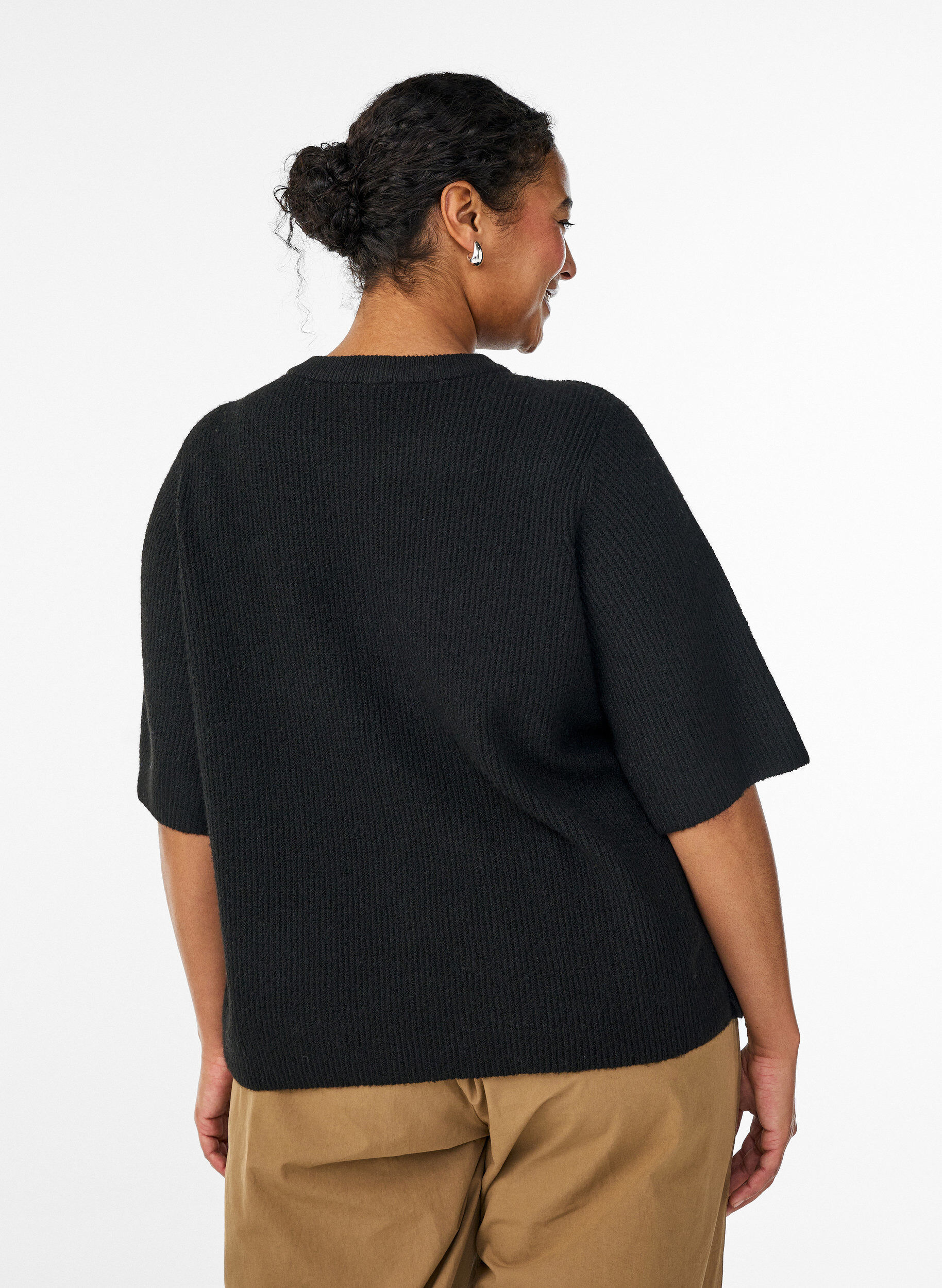 Zizzi Kort&aelig;rmet strikcardigan med sl&oslash;jfer, Sort, Model image number 2