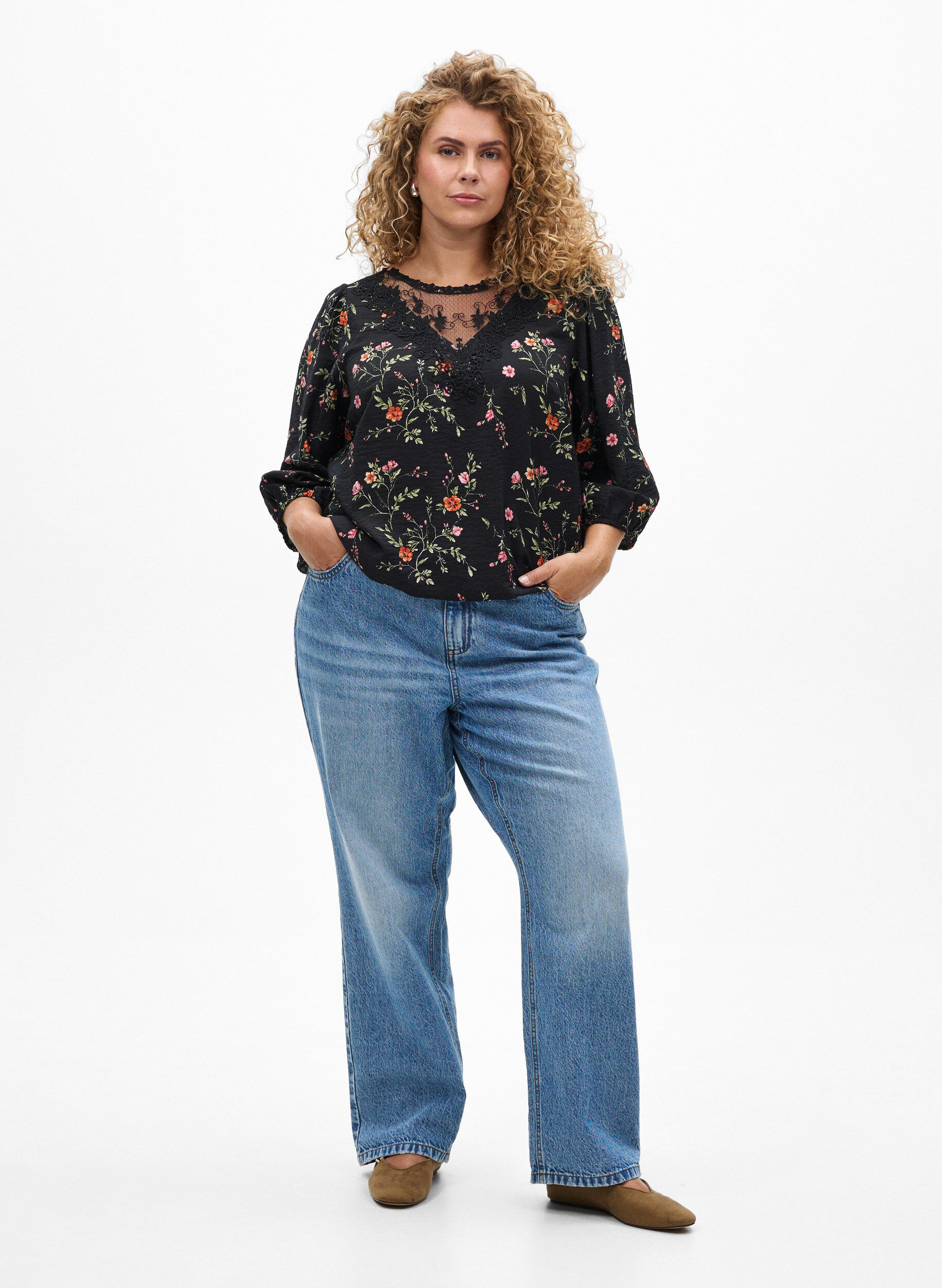 ZizziBluse med 3/4 &aelig;rmer og blondedetalje, Sort, Model image number 1