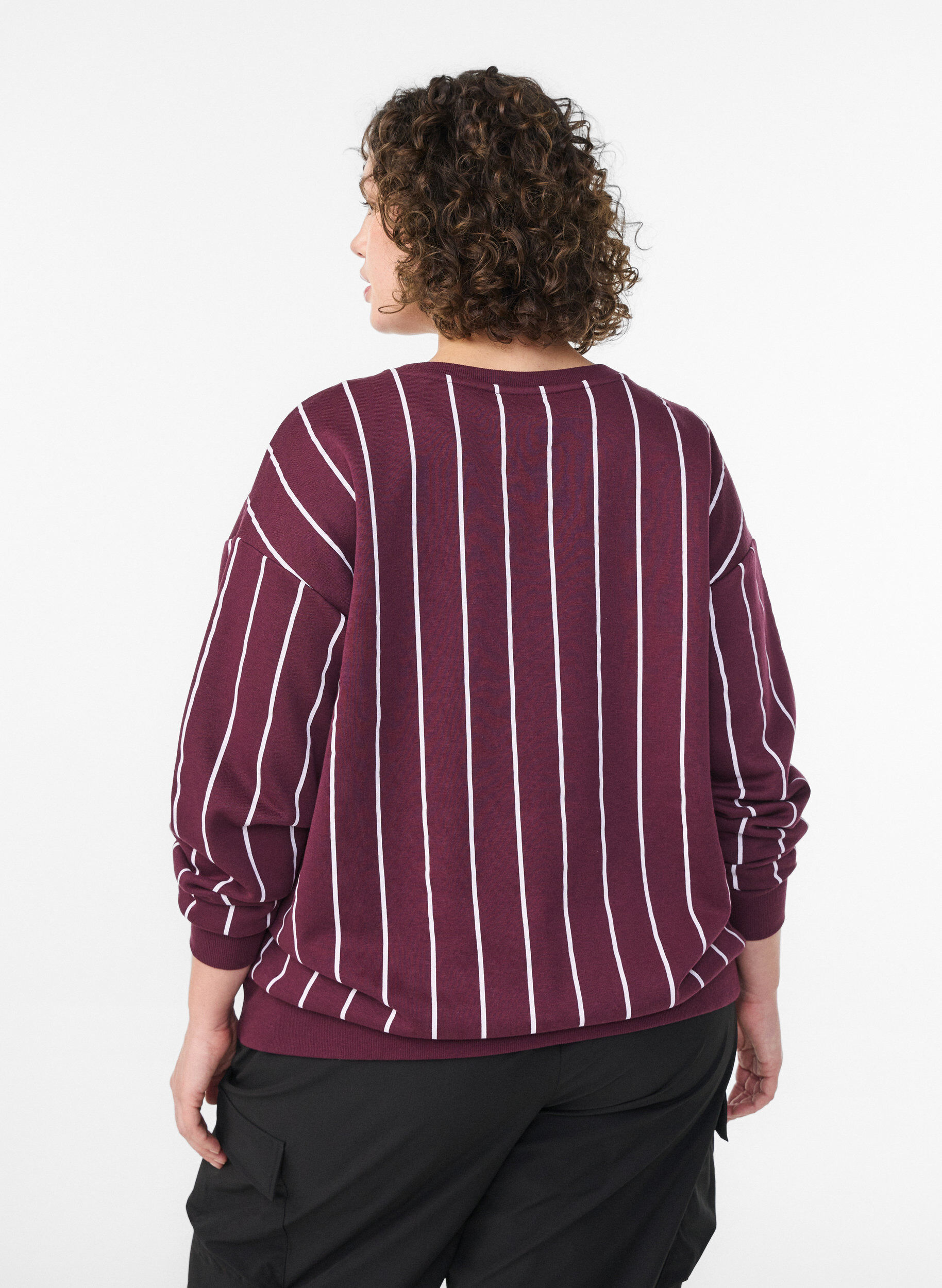 Zizzi Stribet sweatshirt med tekstprint, R&oslash;d, Model image number 2