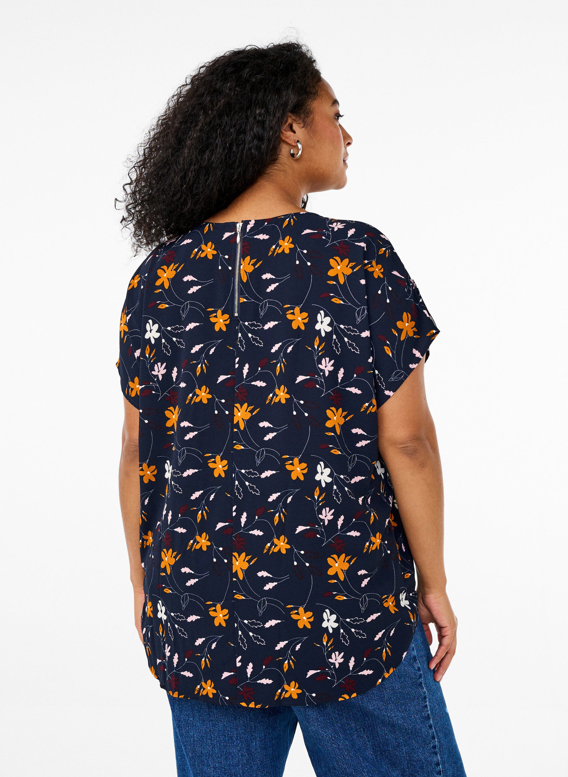 Zizzi Kort&aelig;rmet bluse med blomsterprint, Sky Captain Flower, Model image number 1