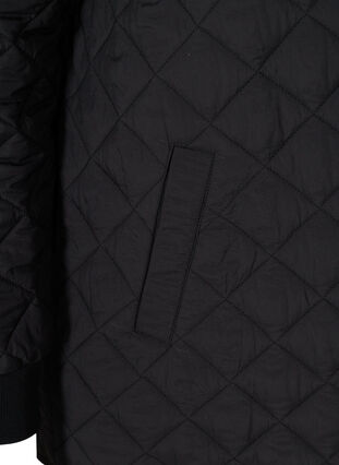 Kort quiltet jakke med lommer, Black, Packshot image number 3