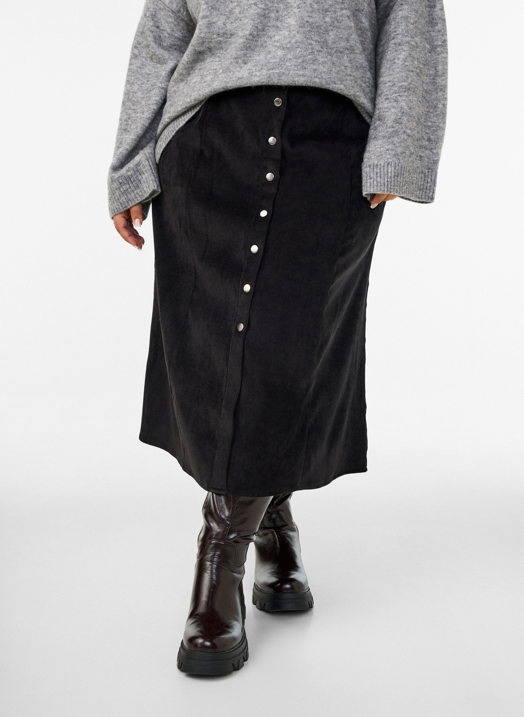 ZizziFl&oslash;jlsnederdel med A-form og knapper, Sort, Model image number 3