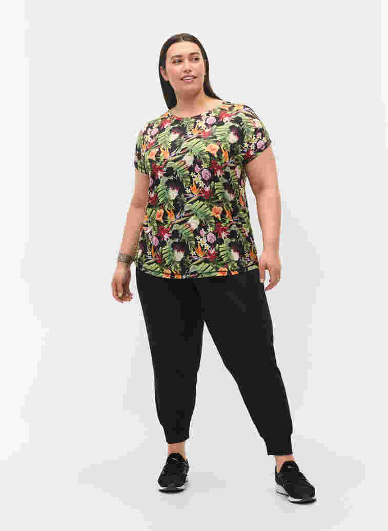 Kortærmet trænings t-shirt med print, Palm Flower AOP, Model image number 2