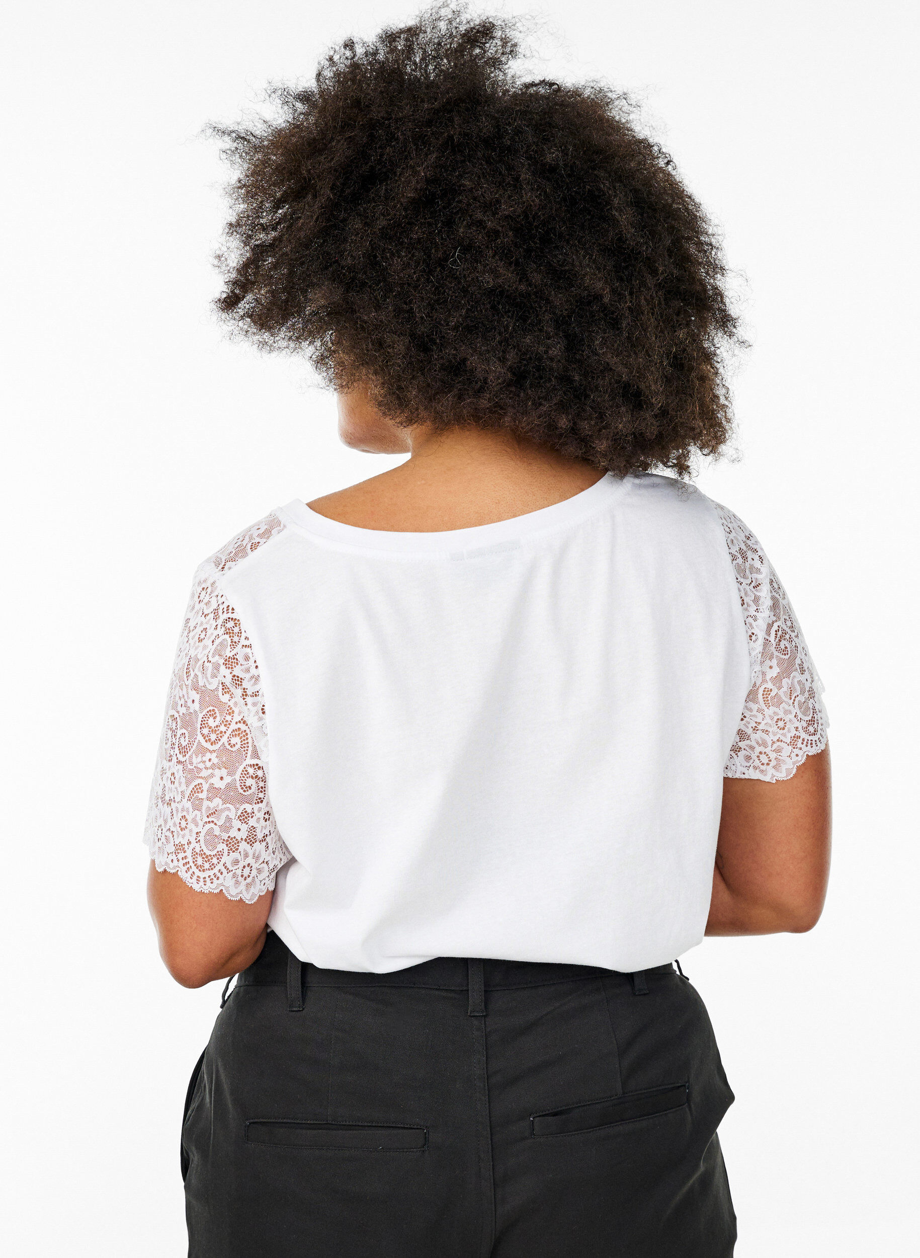 Zizzi Bomulds t-shirt med korte blonde&aelig;rmer, Hvid, Model image number 2