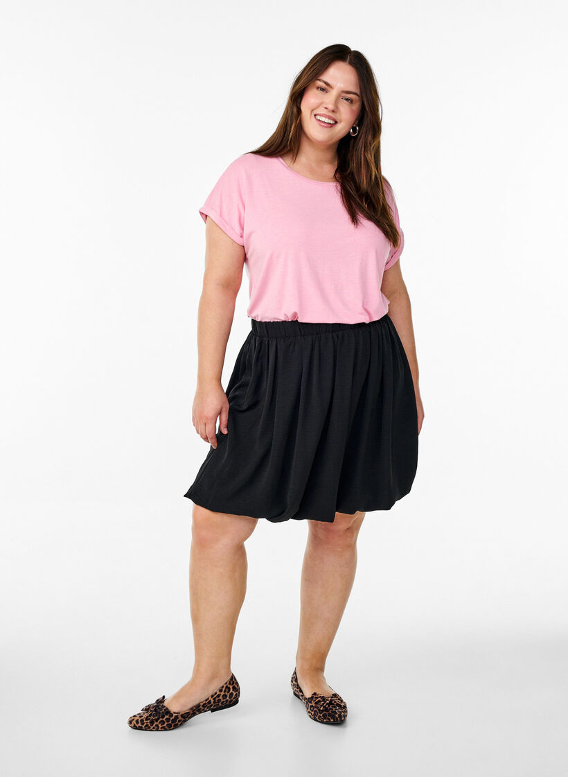 Løs t-shirt i viskose med rund hals, Lyserød, Model image number 1