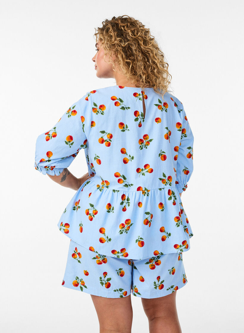 Shorts i bomuld med tomatprint og h&oslash;j talje, Bl&aring;, Model image number 2
