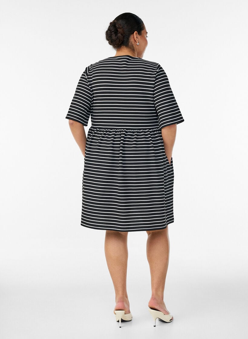 Kjole med ribbet struktur og empire sk&aelig;ring, Hvid, Model image number 2