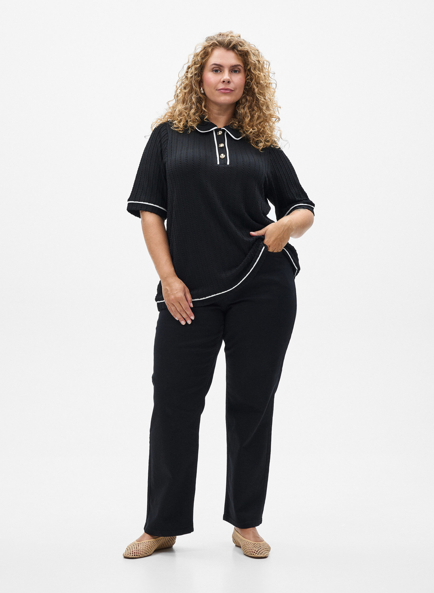 Zizzi Polo i jersey med struktur og kontrastkanter, Sort, Model image number 1