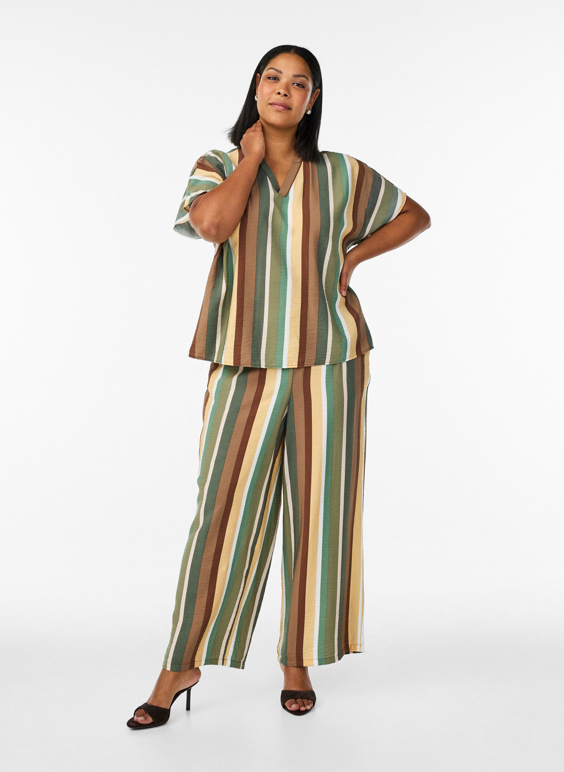 Zizzi L&oslash;se viskosebukser med striber, Brun, Model image number 0