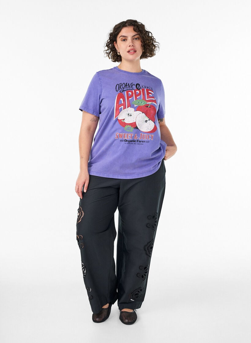 T-shirt i bomuld med frontprint og vasket look, Lilla, Model image number 1