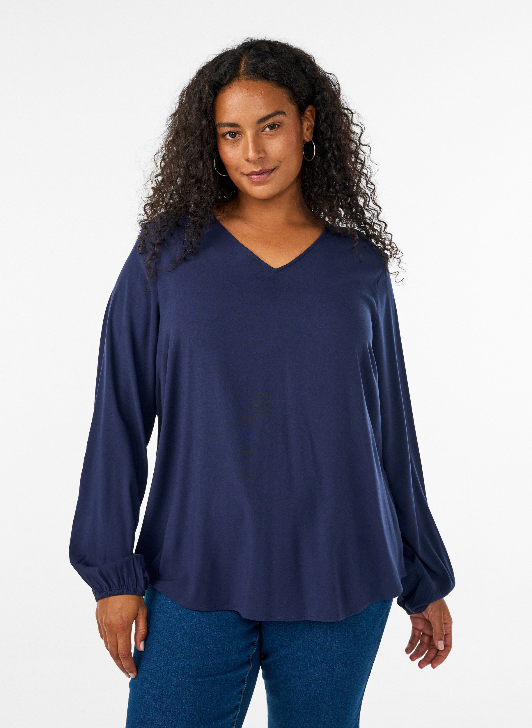ZizziViskosebluse med V-hals og lange &aelig;rmer, Bl&aring;, Model image number 0