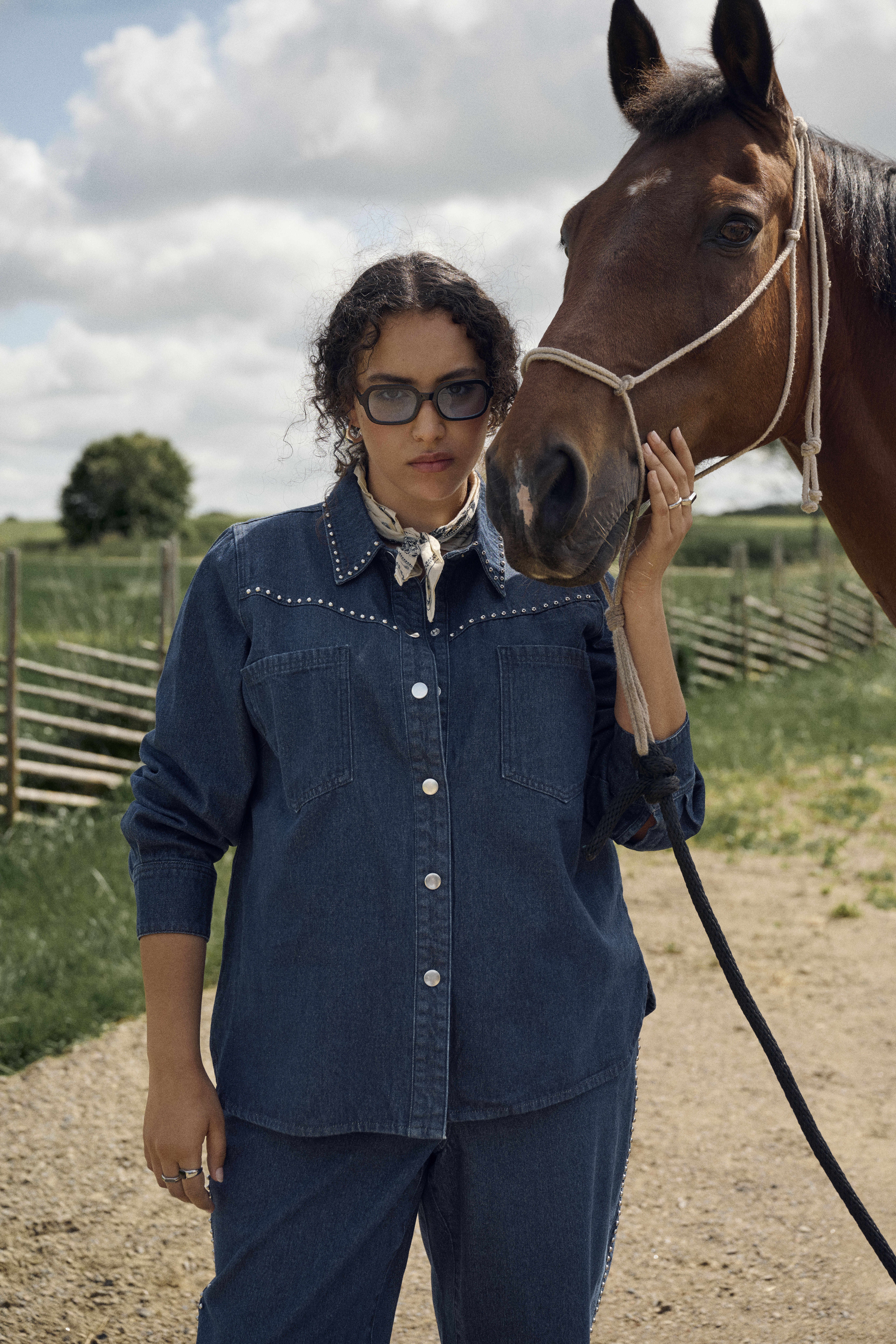 Matchende denim s&aelig;t, , Model