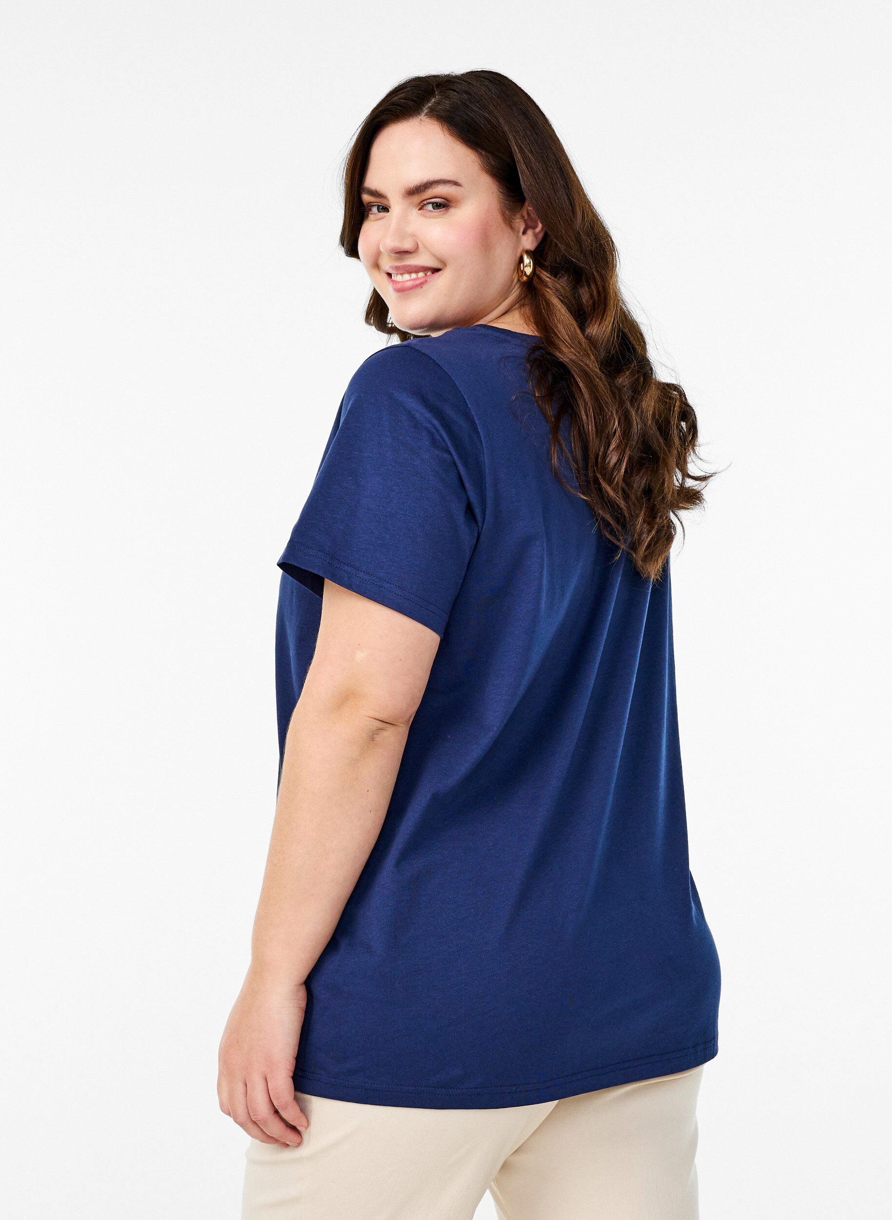 Zizzi T-shirt med jordb&aelig;rbroderi, Naval A. W. Berry, Model image number 1