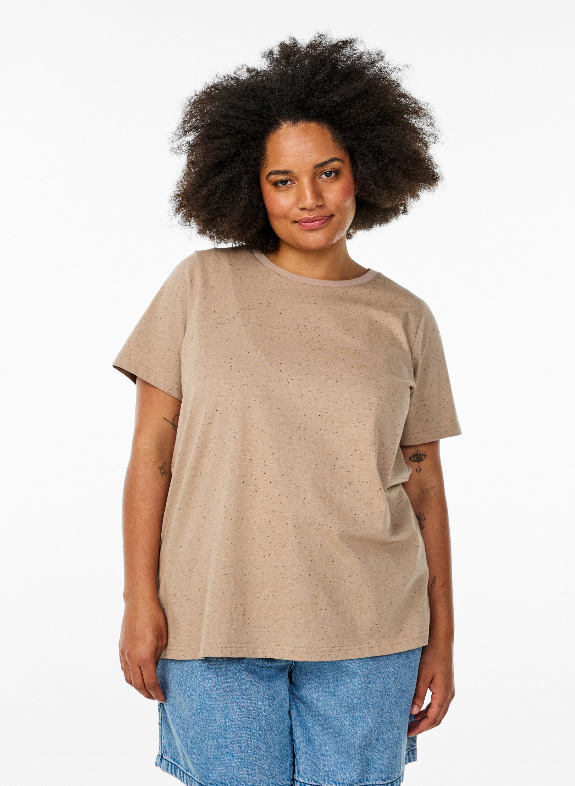 Bomulds t-shirt med rund hals, Beige, Model
