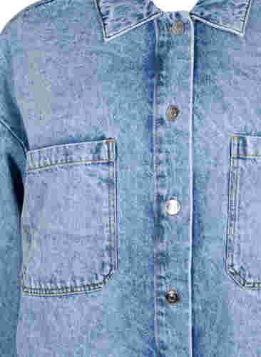 Løstsiddende denimjakke med knapper, Light blue denim, Packshot image number 2