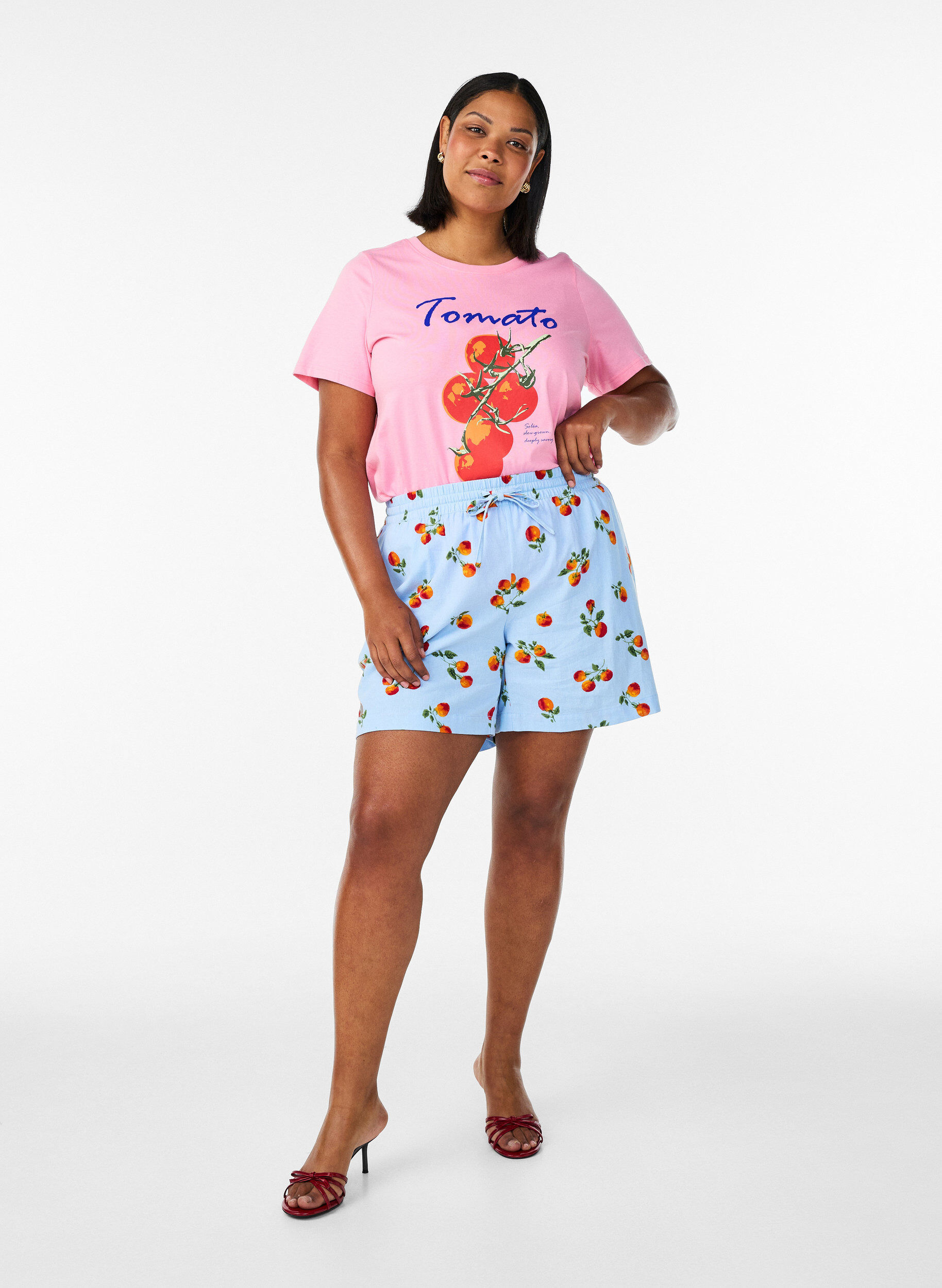 ZizziT-shirt i &oslash;kologisk bomuld med tomatprint, Lyser&oslash;d, Model image number 1