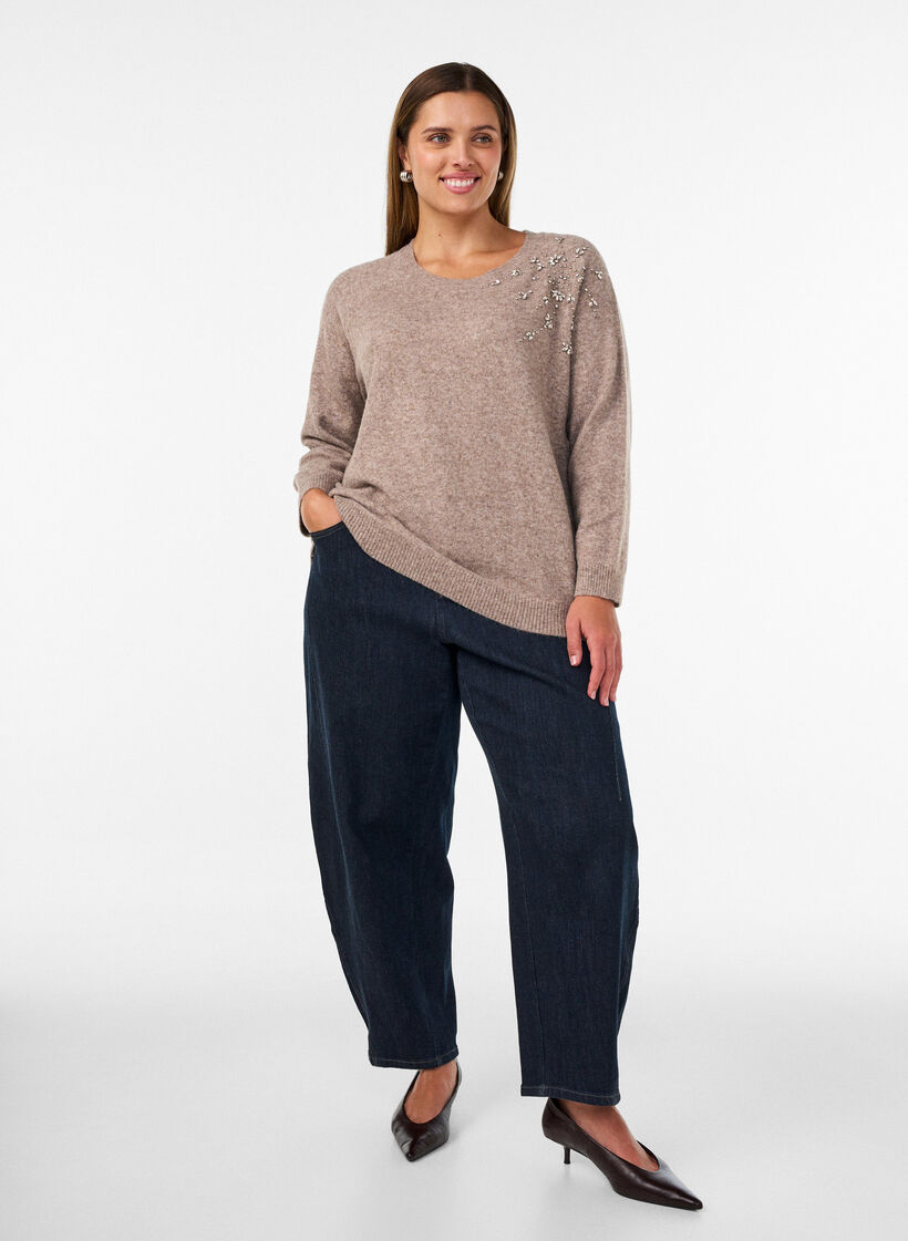 Strikbluse med rhinsten og nitter, Beige, Model image number 1
