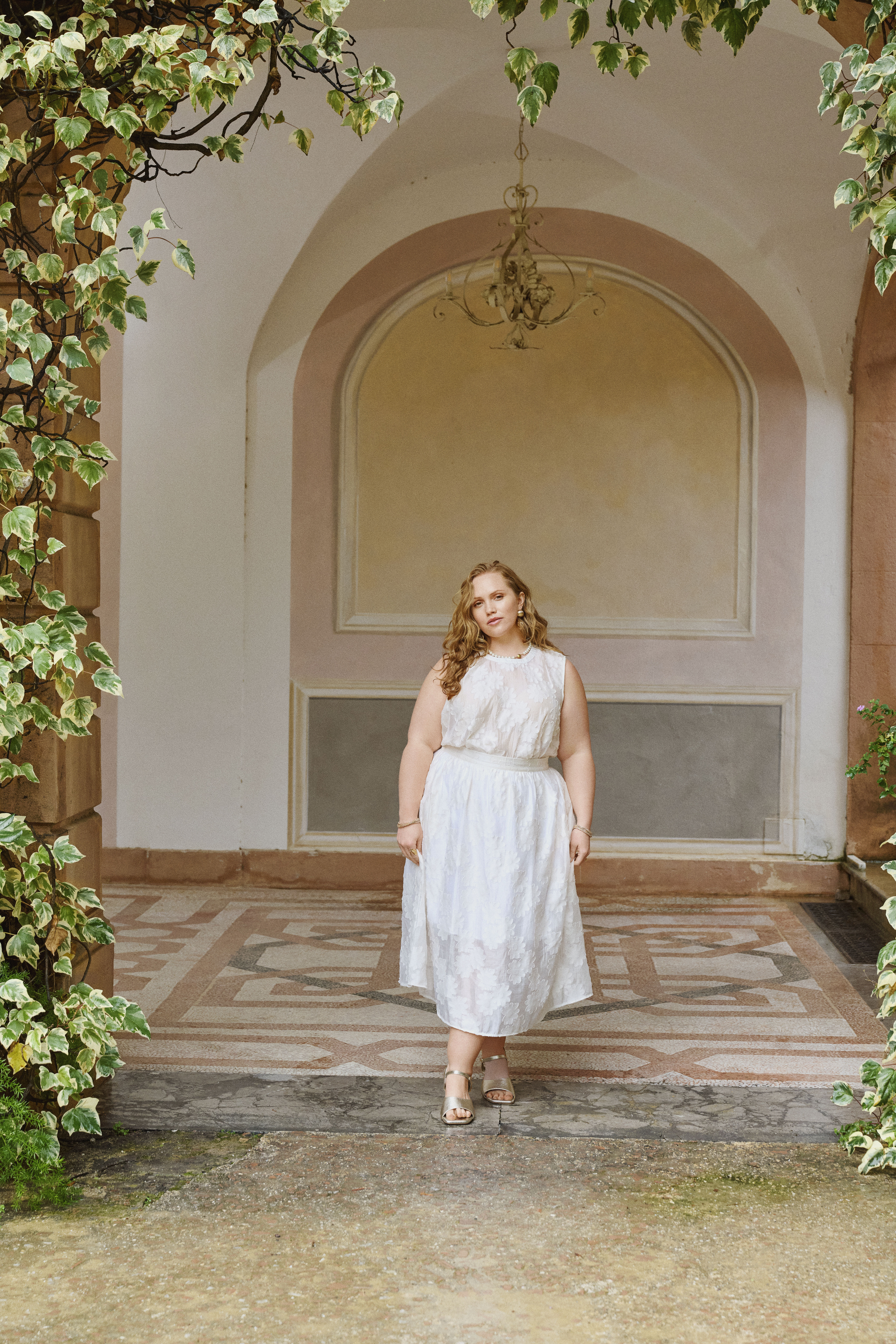 Zizzi Hvidt blomstret s&aelig;t, , Model