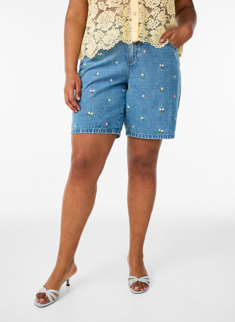 Denim shorts med broderede blomster, Bl&aring;, Model image number 3