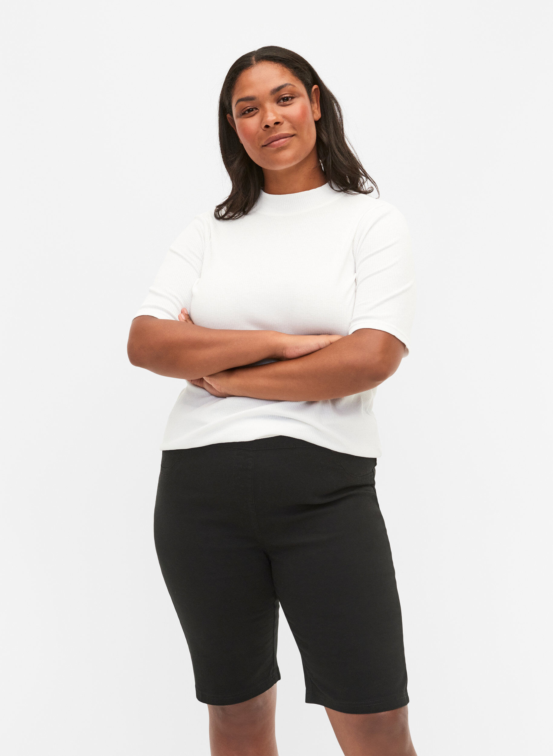 Zizzi T&aelig;tsiddende shorts med baglommer, Black, Model image number 0