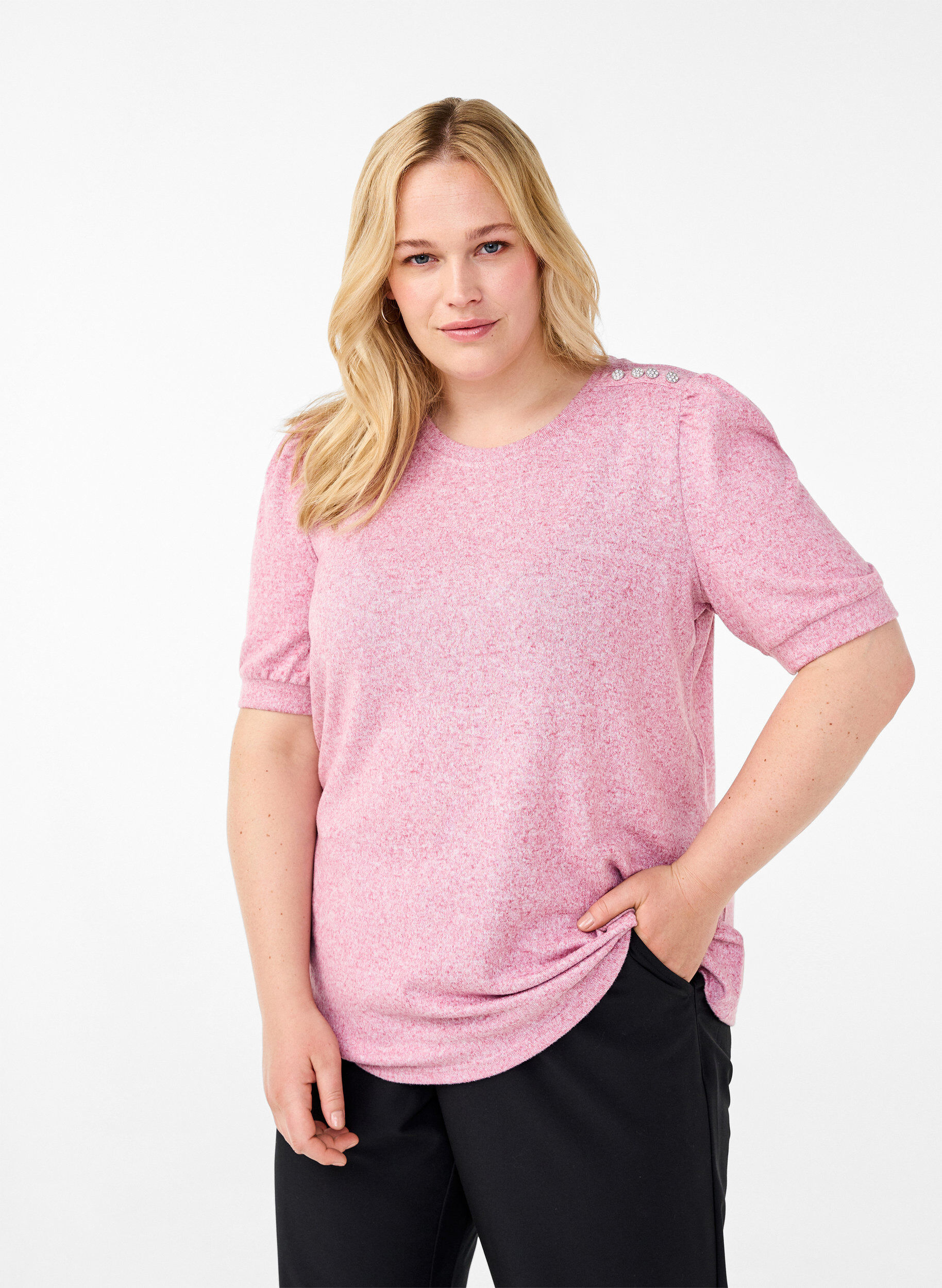 Zizzi Bluse med knapdetalje og korte puf&aelig;rmer, R&oslash;d, Model image number 0