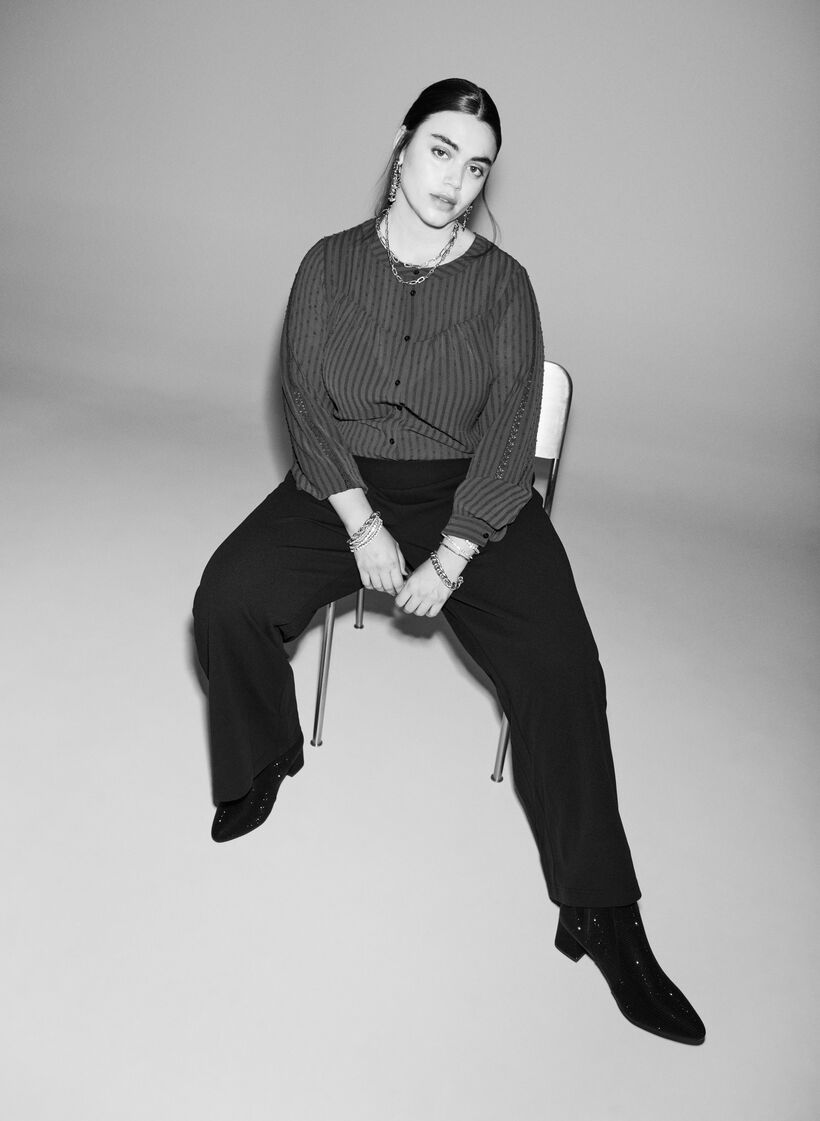 Skjortebluse med prikket struktur og broderidetaljer, Mørk Bordeaux, Image image number 0