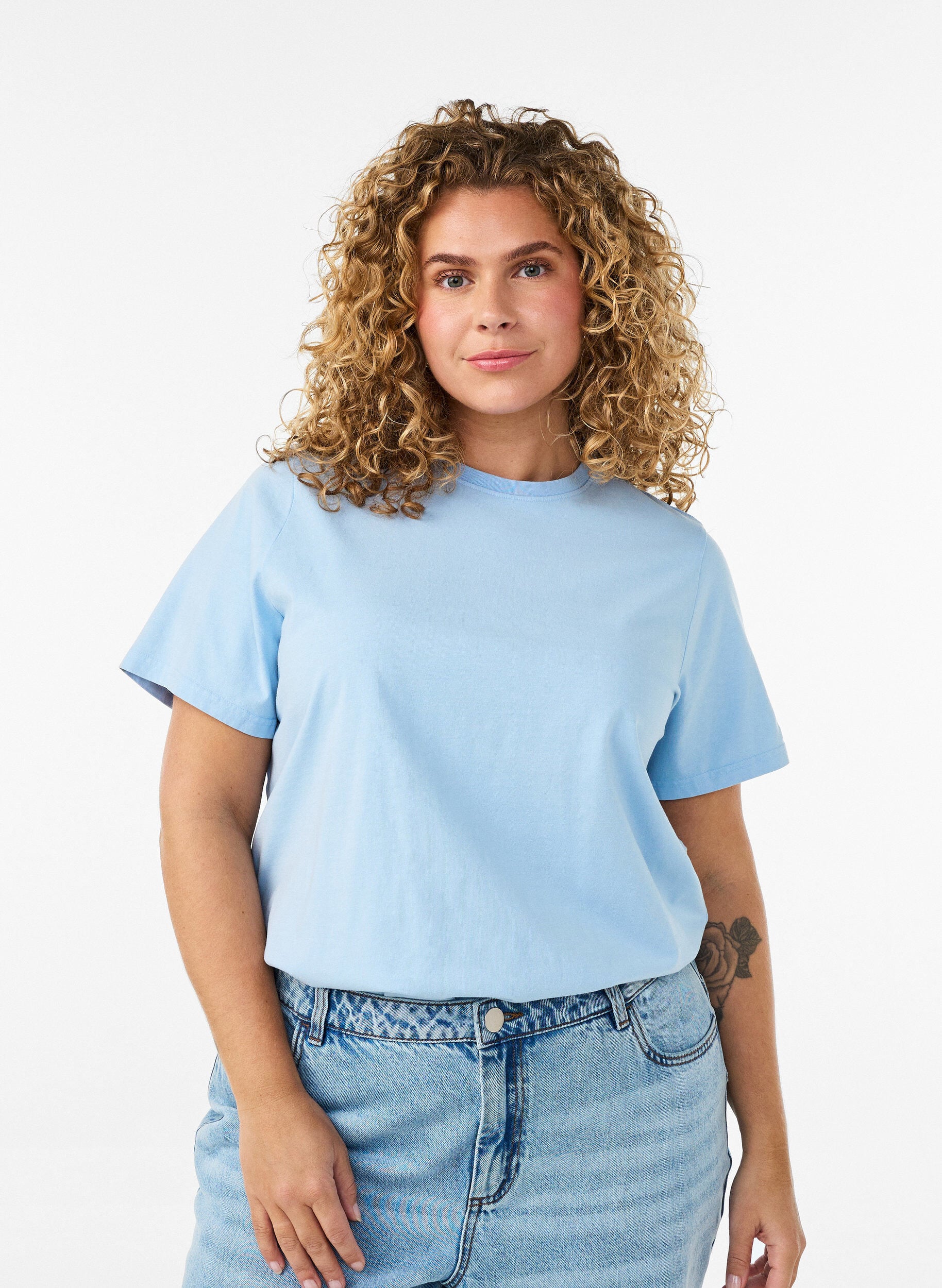ZizziT-shirt i &oslash;kologisk bomuld med grafisk udtryk, Bl&aring;, Model image number 2