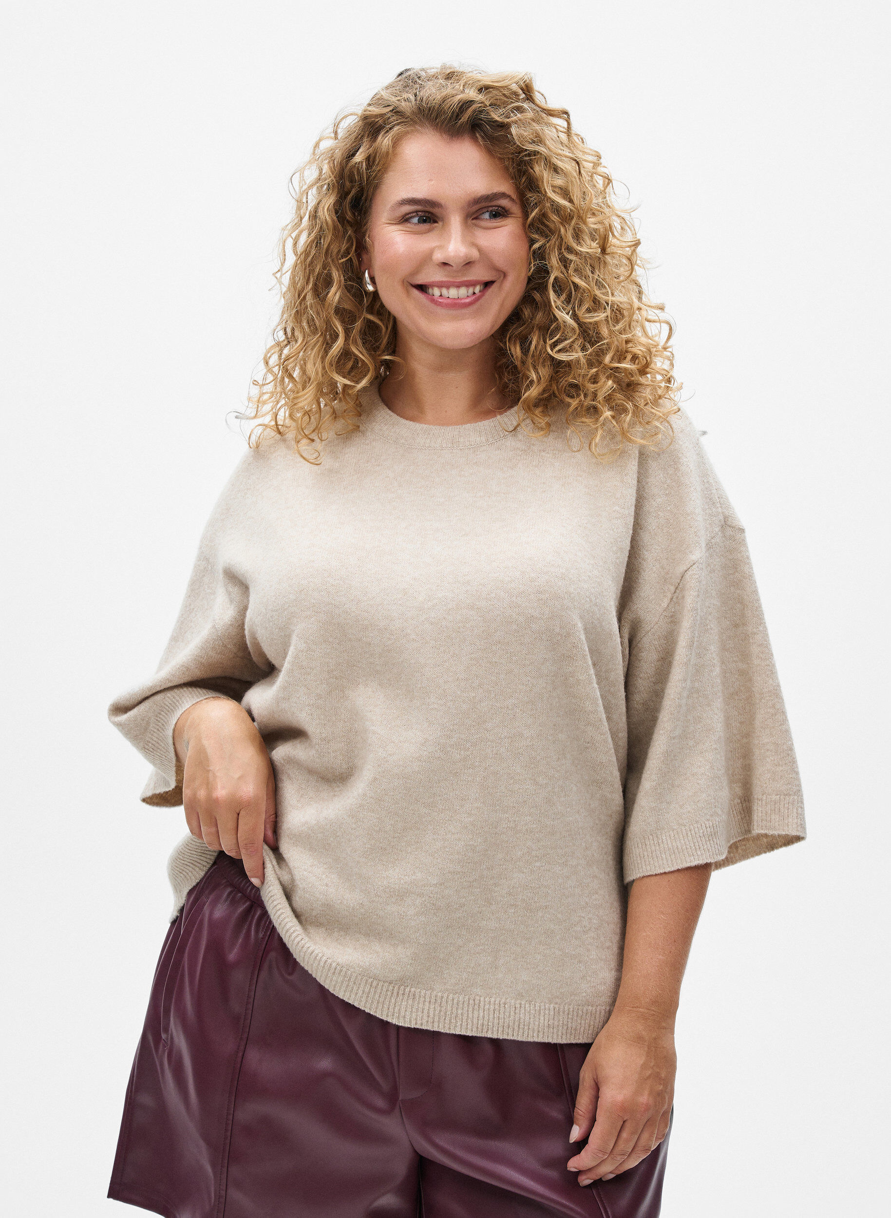 Zizzi L&oslash;s strikbluse med korte &aelig;rmer, Beige, Model image number 0
