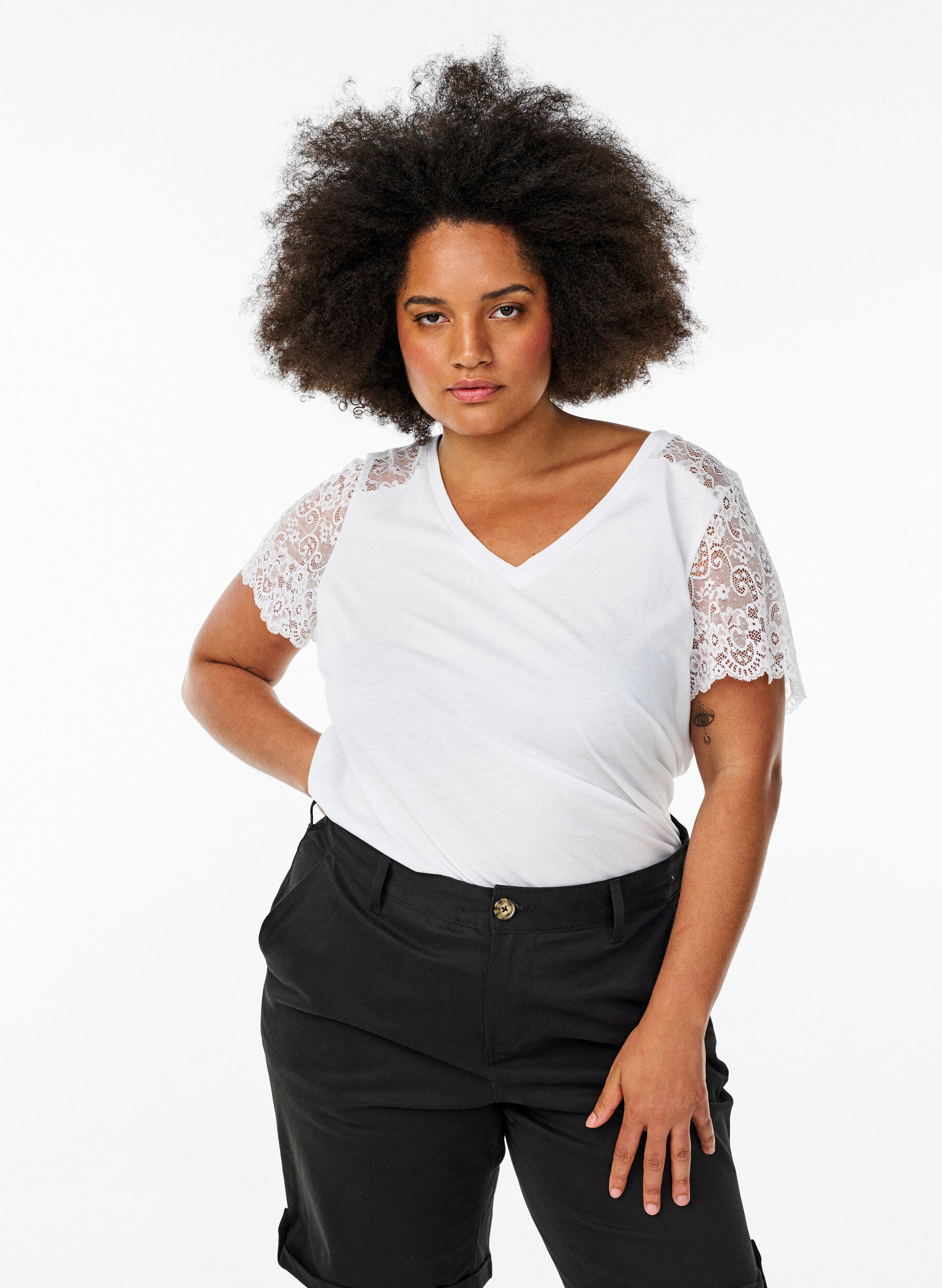 Bomulds t-shirt med korte blonde&aelig;rmer, Hvid, Model