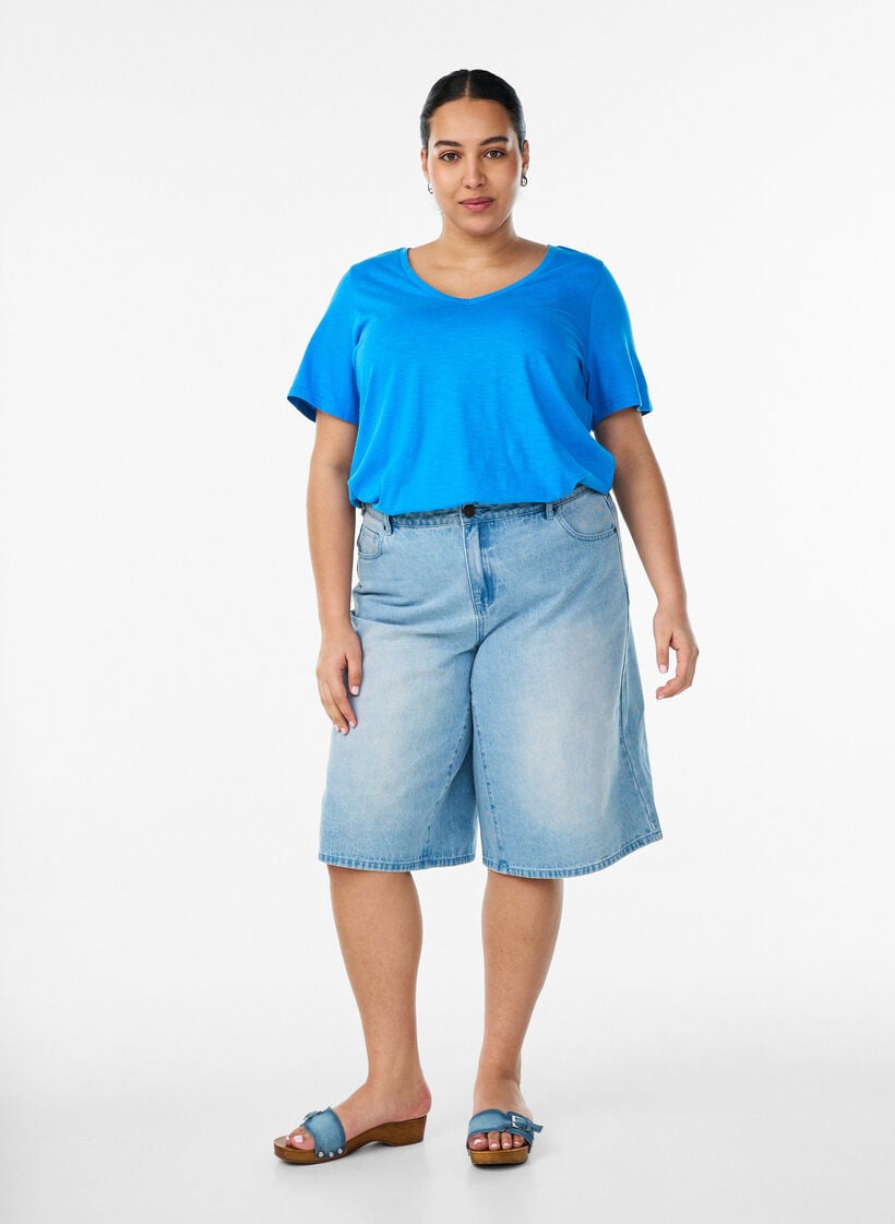 Kort&aelig;rmet basis t-shirt med v-hals, Bl&aring;, Model image number 1