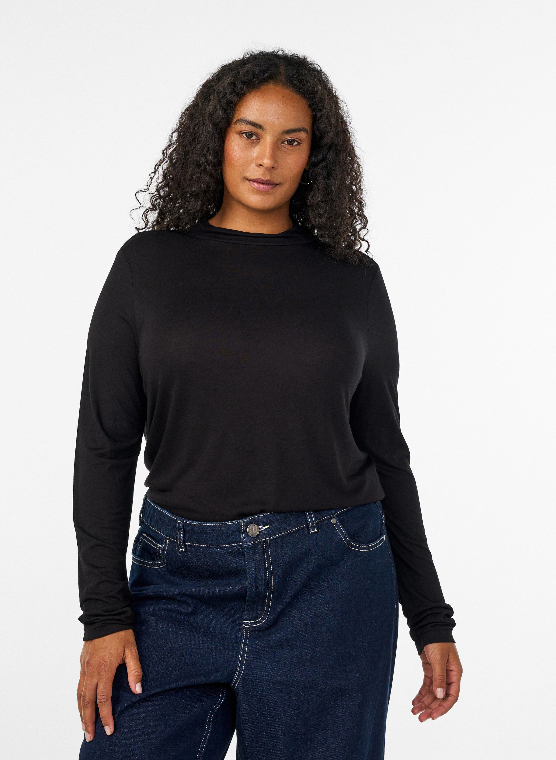 ZizziBluse i viskosejersey med halvh&oslash;j hals, Sort, Model image number 0