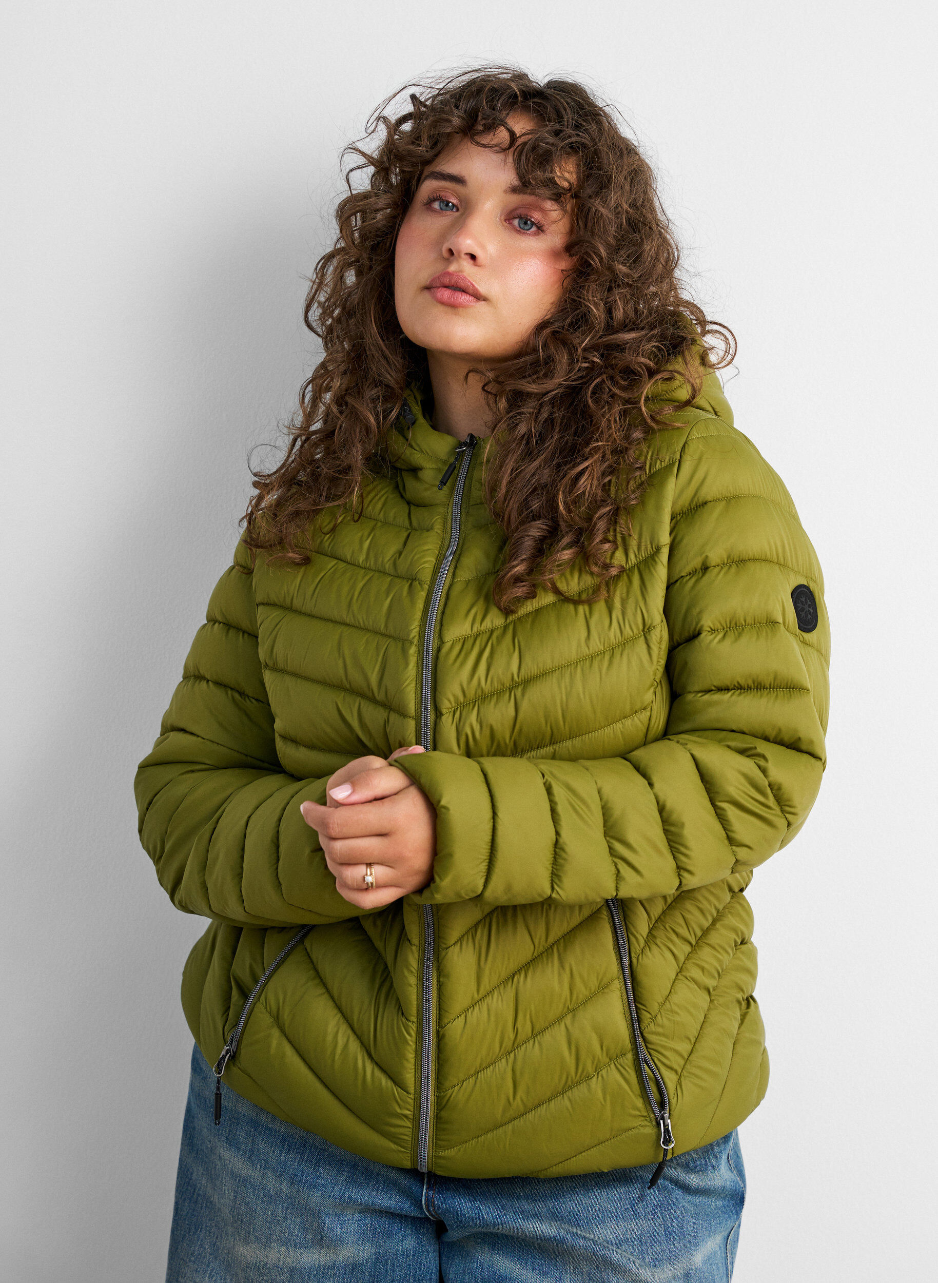 Letv&aelig;gts jakke med h&aelig;tte, Gr&oslash;n, Model