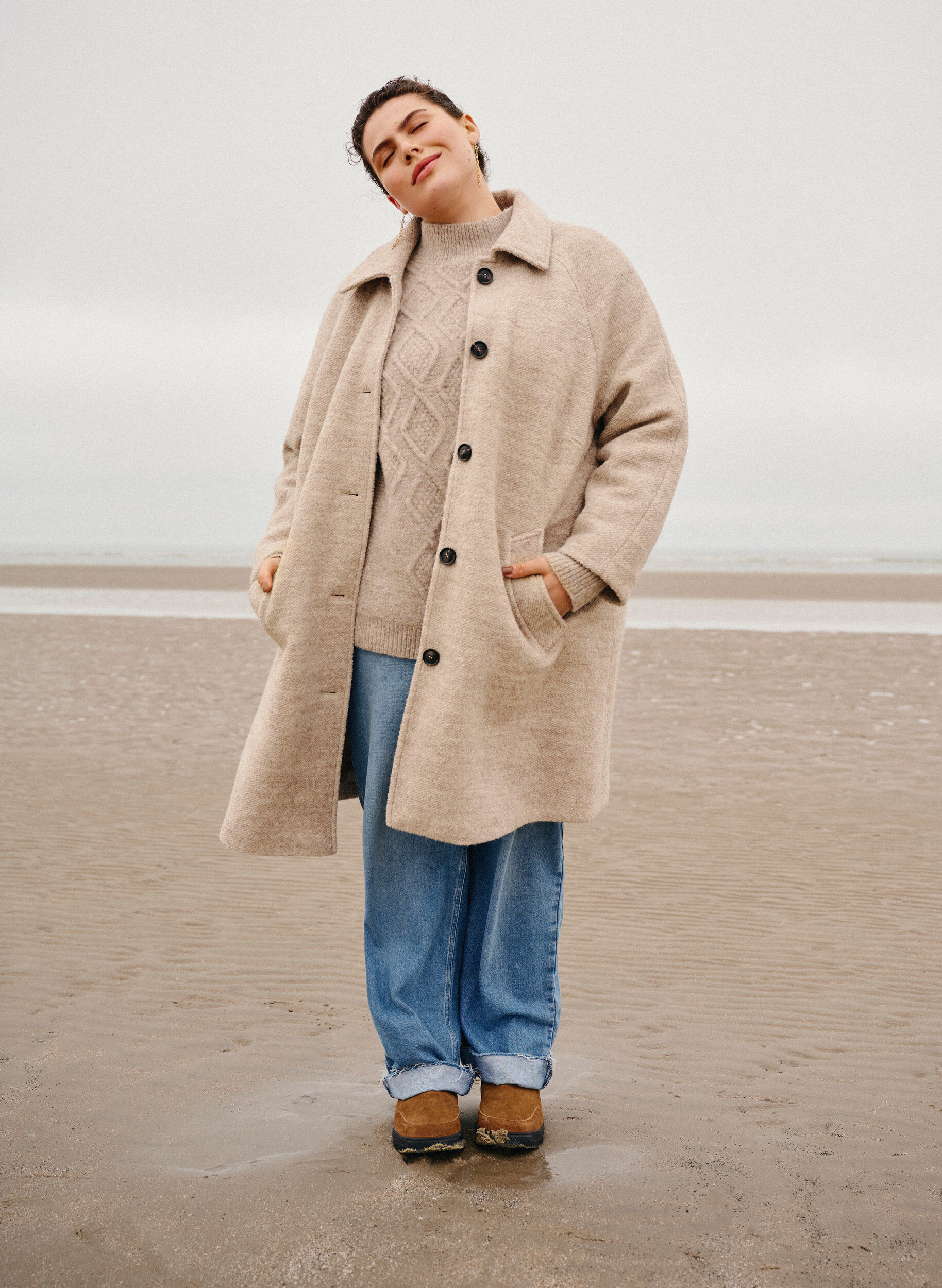 Zizzi Meleret boucl&eacute; frakke med knapper, Simply Taupe, Image image number 1