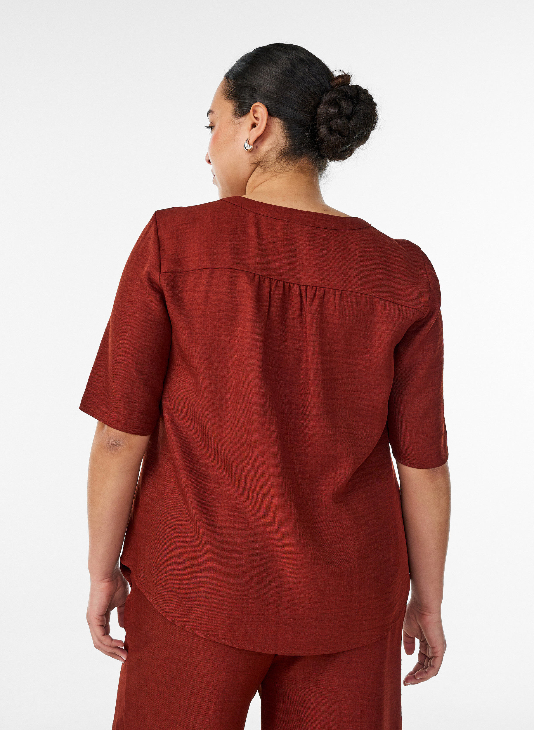ZizziSkjortebluse med v-hals og korte &aelig;rmer, R&oslash;d, Model image number 2