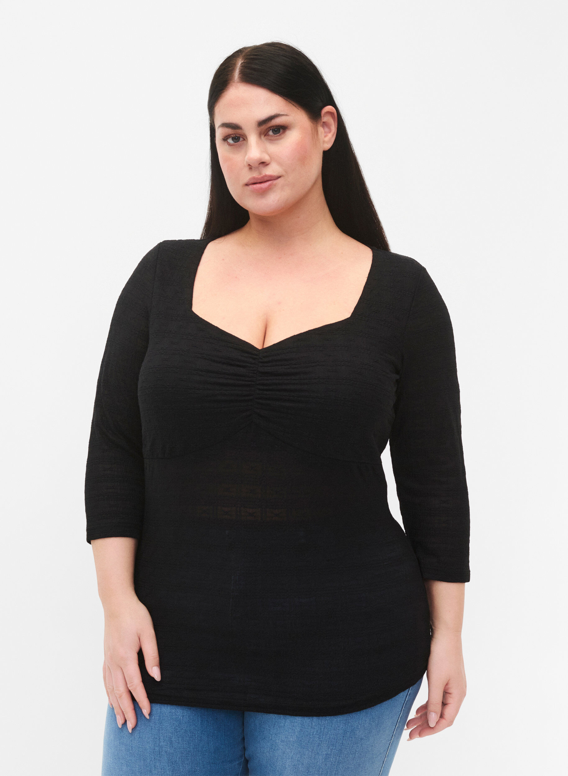 Zizzi T&aelig;tsiddende bluse med rynkedetalje, Black, Model image number 0