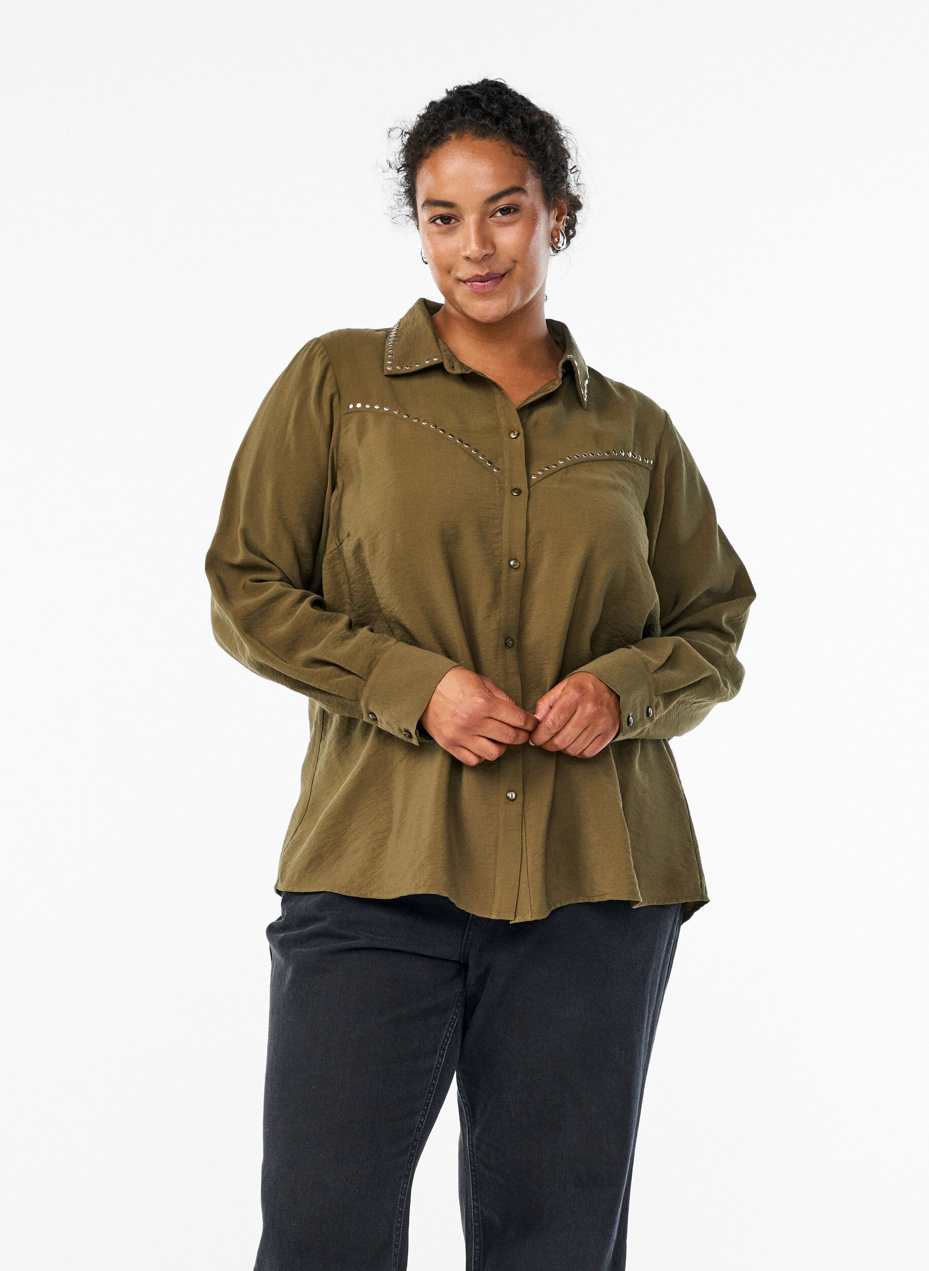 Skjorte med nitter, Gr&oslash;n, Model