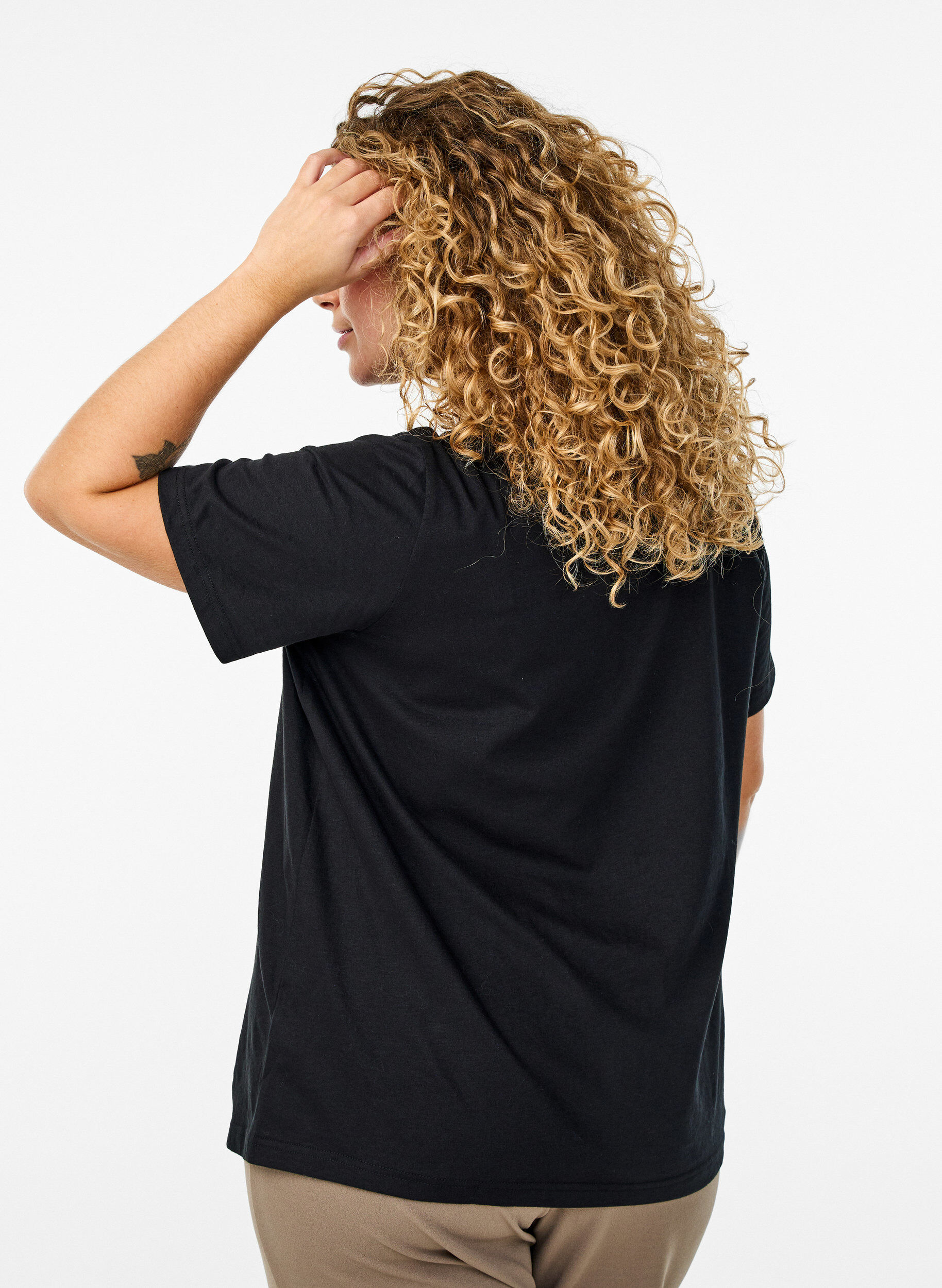 Zizzi FLASH - T-shirt med motiv, Sort, Model image number 2