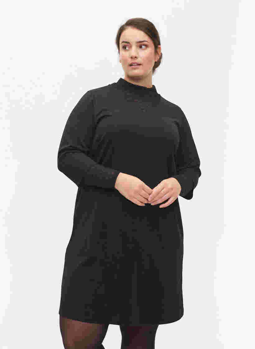 Ensfarvet kjole med v-hals og 3/4 ærmer, Black, Model image number 0