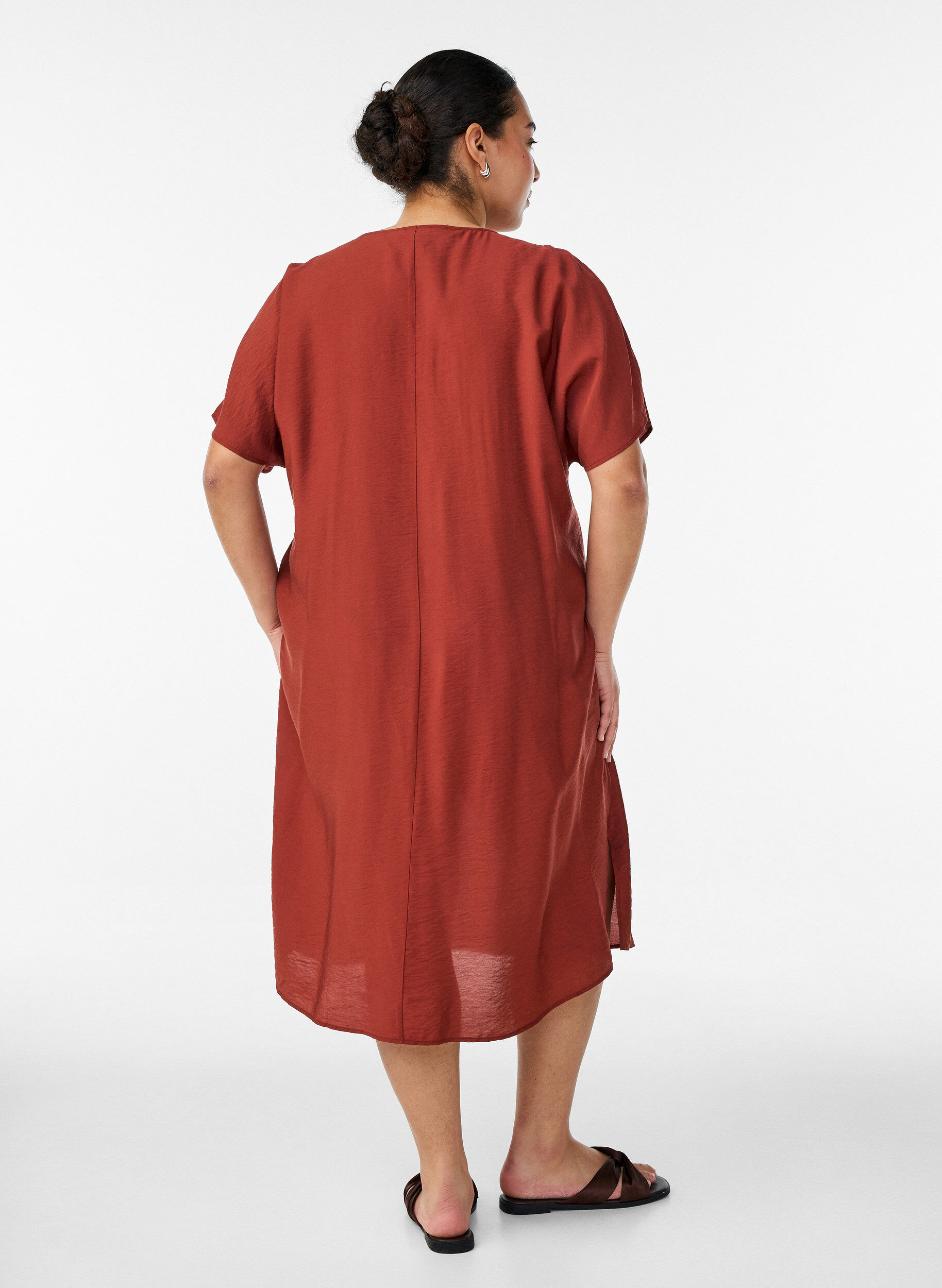 ZizziV-hals kjole i viskose, R&oslash;d, Model image number 2