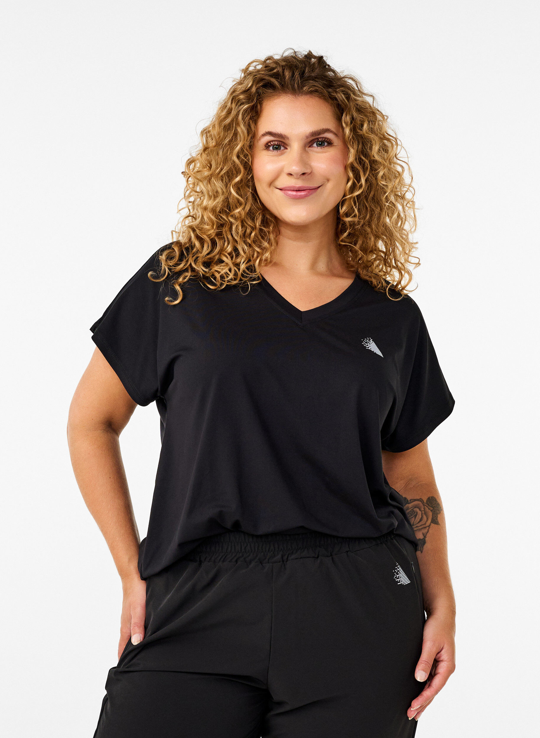 Zizzi Tr&aelig;nings t-shirt med v-hals, Black, Model image number 0
