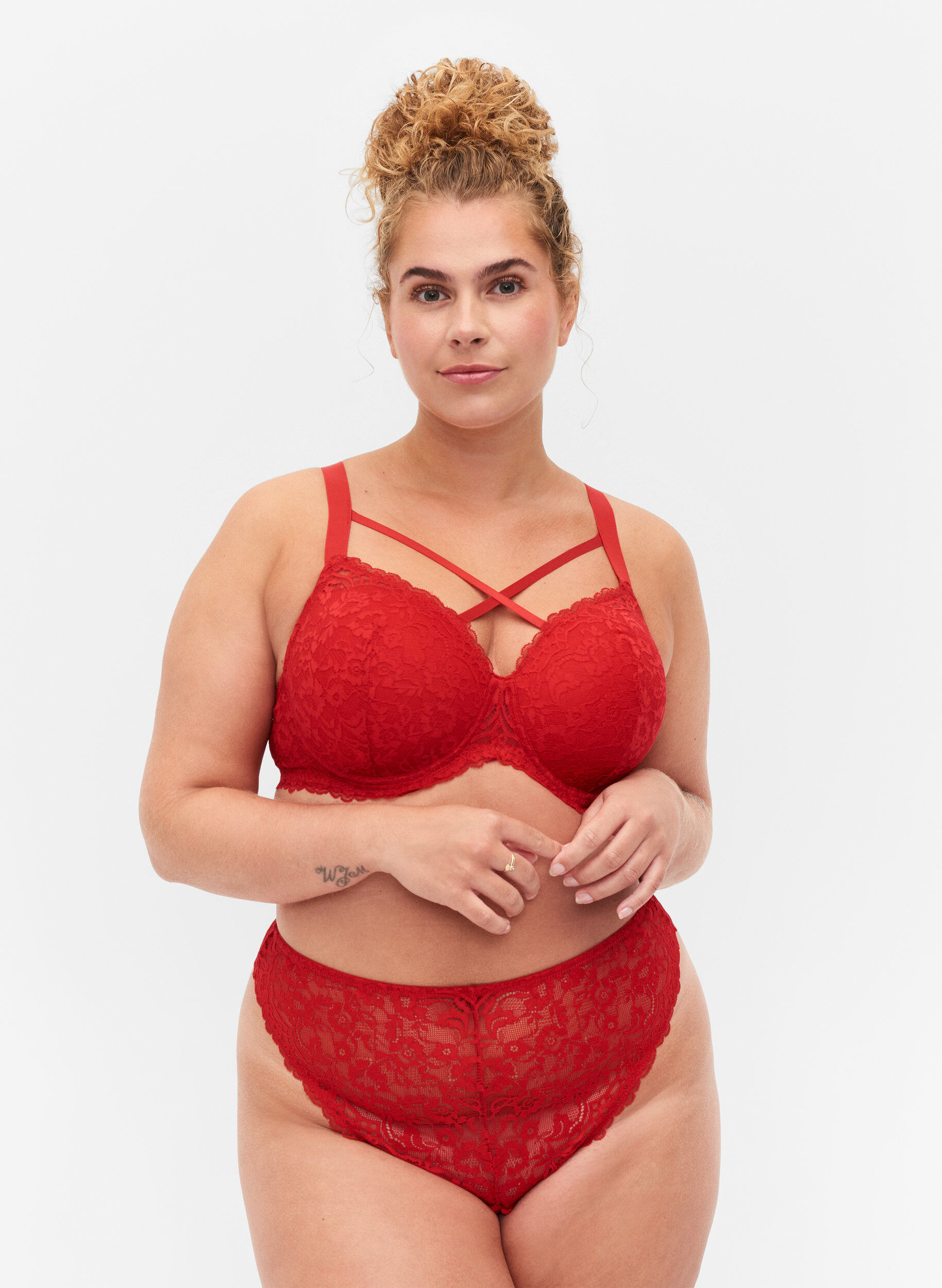 Zizzi Blonde g-streng med regul&aelig;r talje, Red Ass., Model image number 0