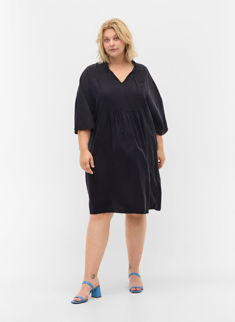 Kjole med 3/4 ærmer i lyocell (TENCEL™), Black, Model image number 2
