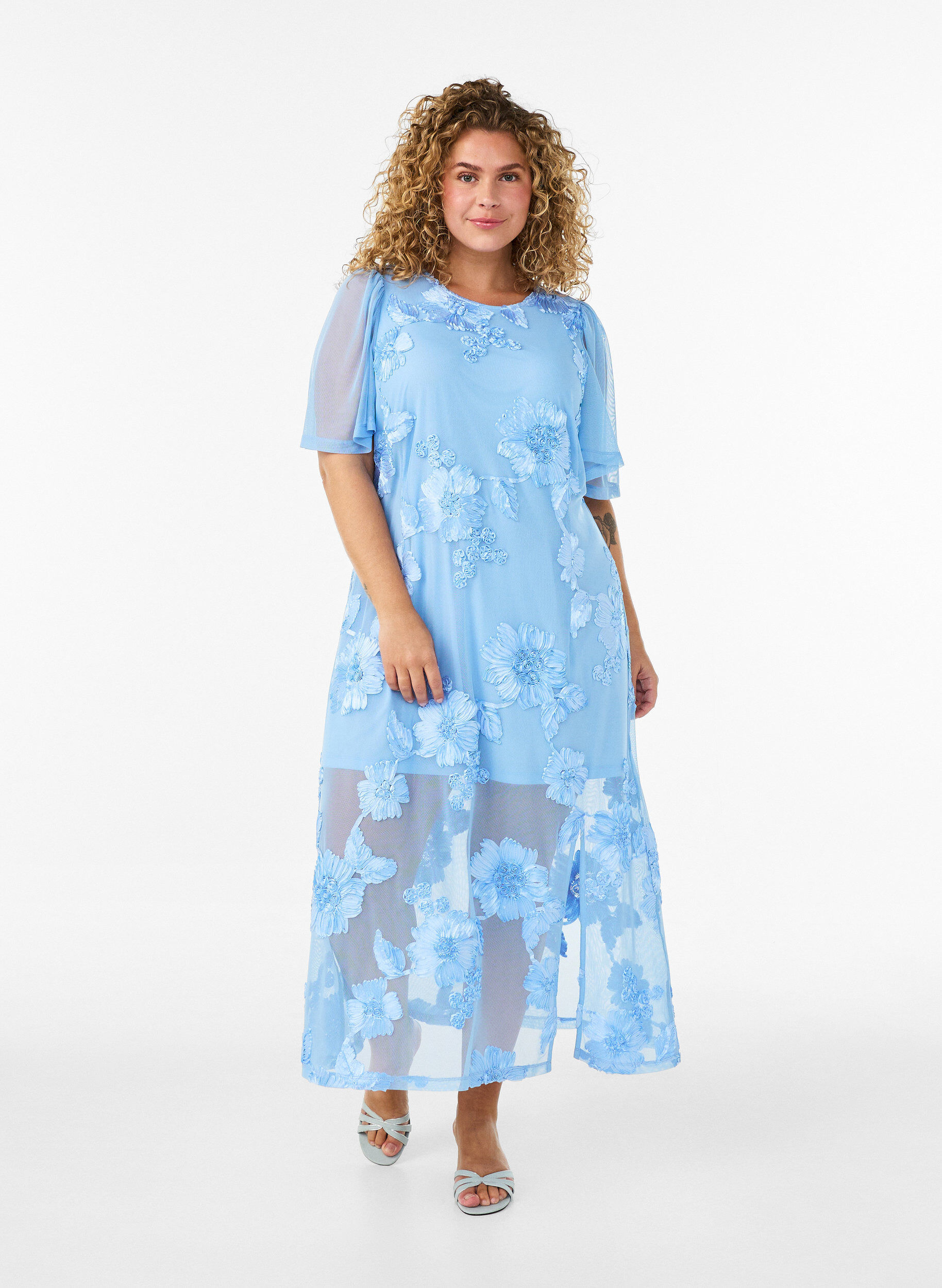 ZizziMeshkjole med blomsterapplikationer, Bl&aring;, Model image number 0